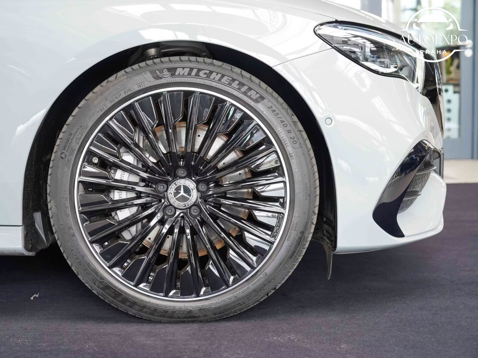 Mercedes-Benz Třídy E, 450d 4Matic AMG Line - fotka 5