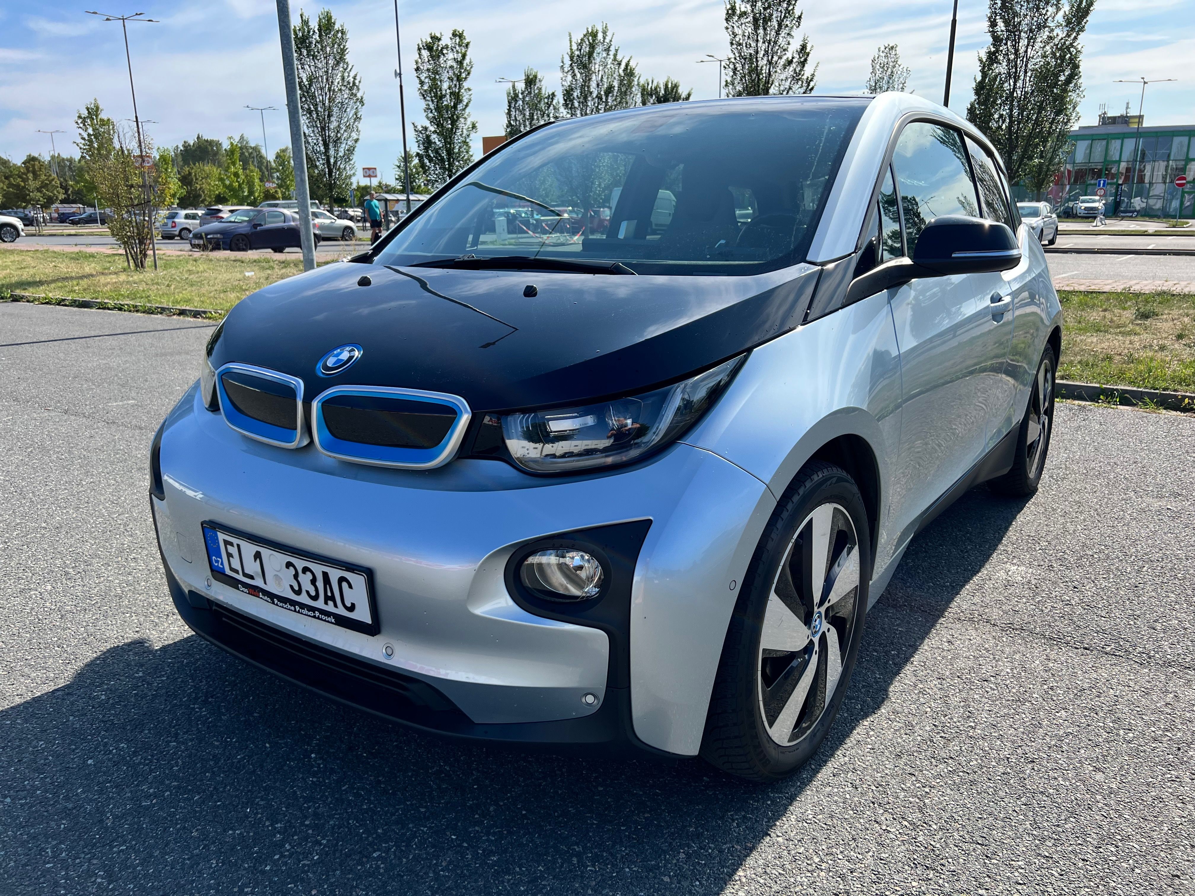 BMW i3, NAVI kamera TOP stav 87%SOH - fotka 5