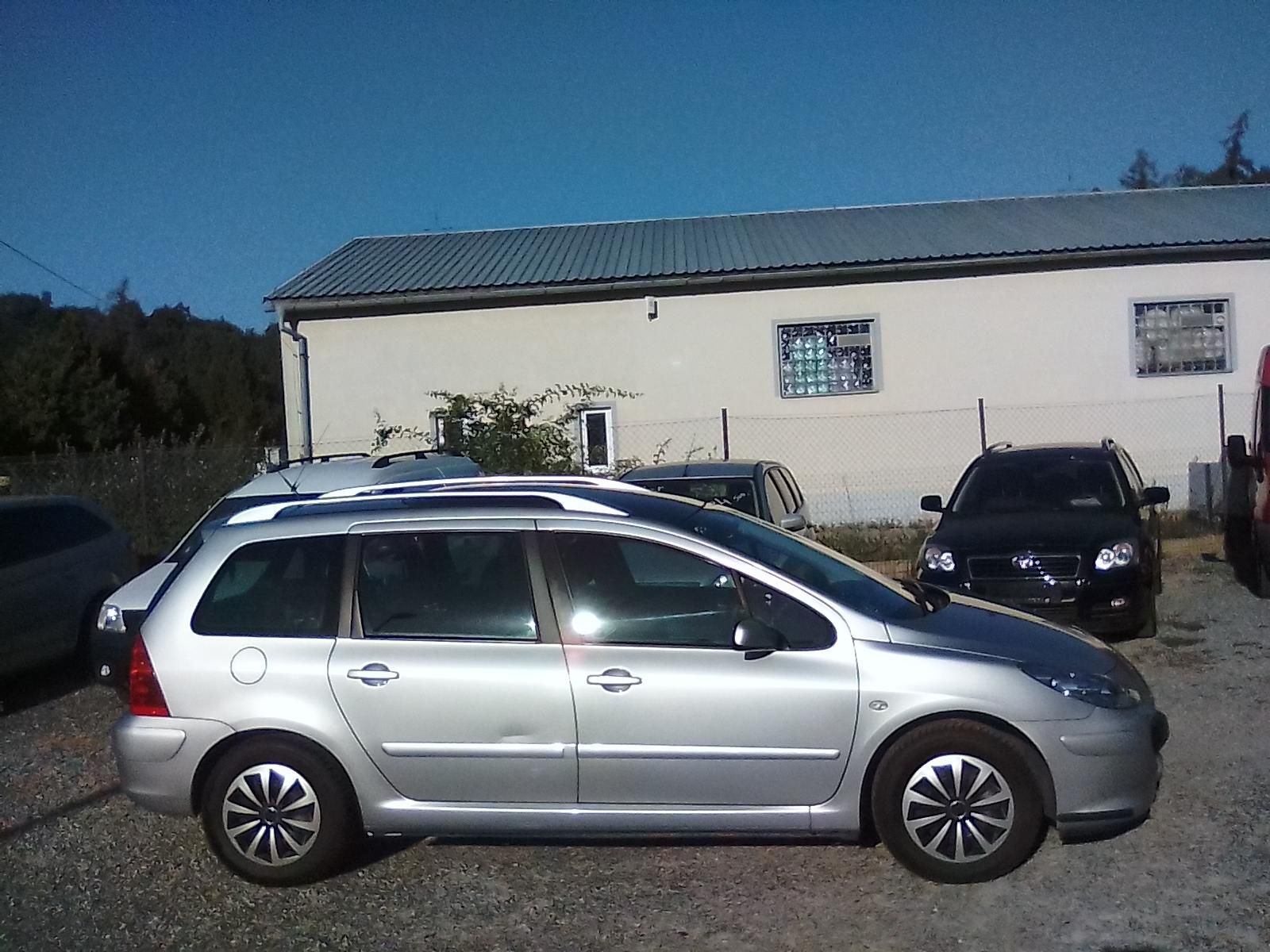 Peugeot 307, 1.6i 16V SW, kola navíc - fotka 3