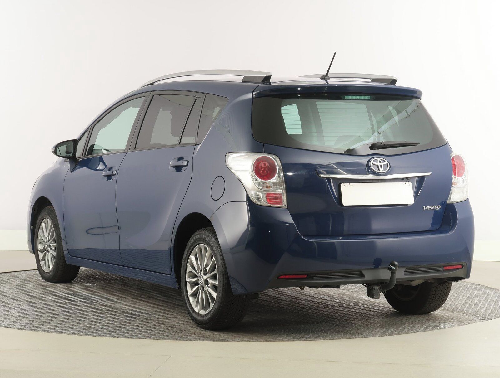 Toyota Verso, 1.6 D-4D, Xenony - fotka 4