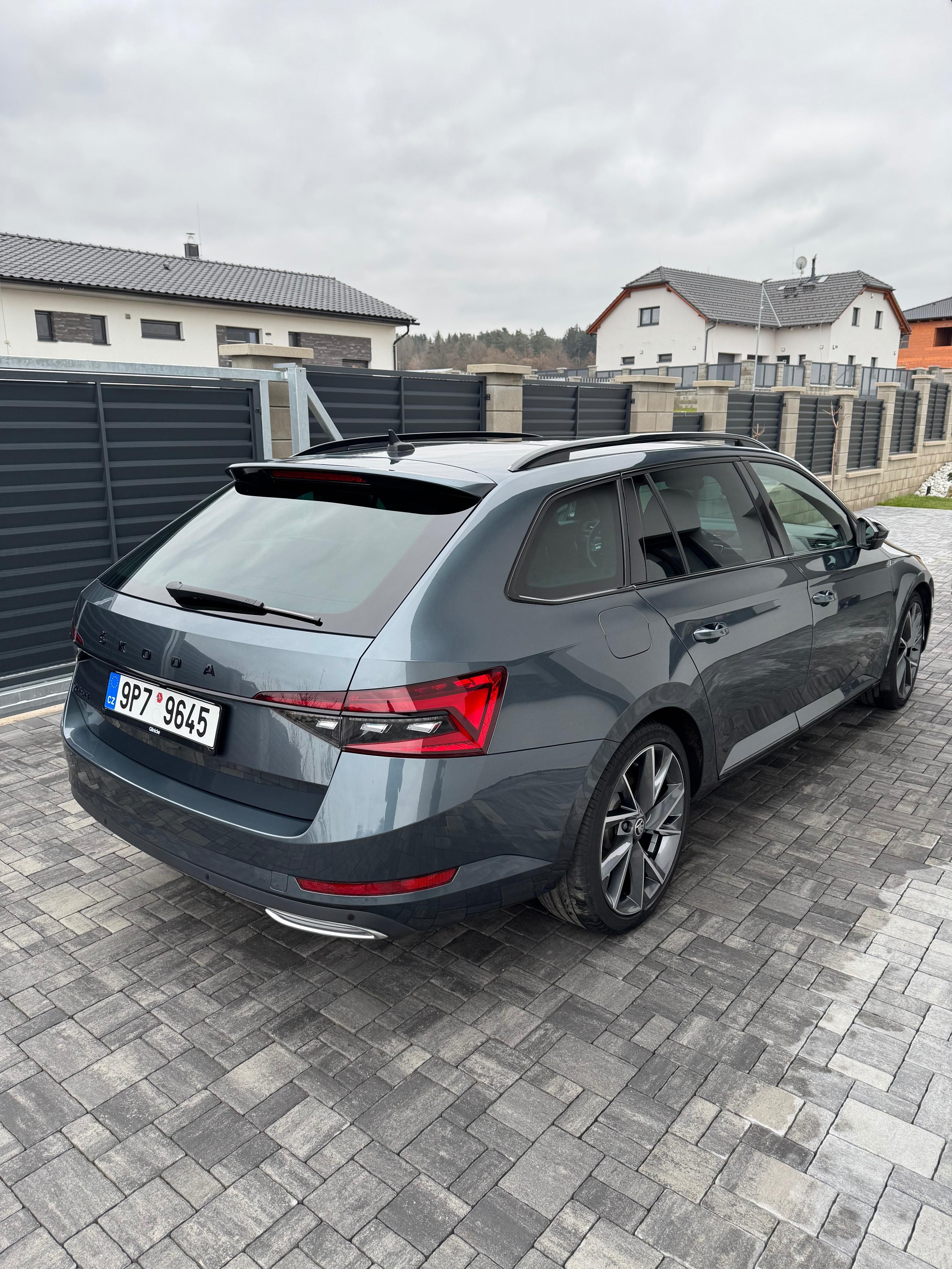 Škoda Superb, 2.0 TDI DSG - fotka 3