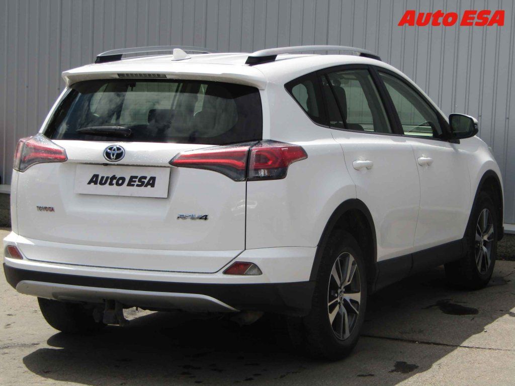 Toyota Rav4, 2.0 D-4D,TZ,navi,kamera - fotka 4
