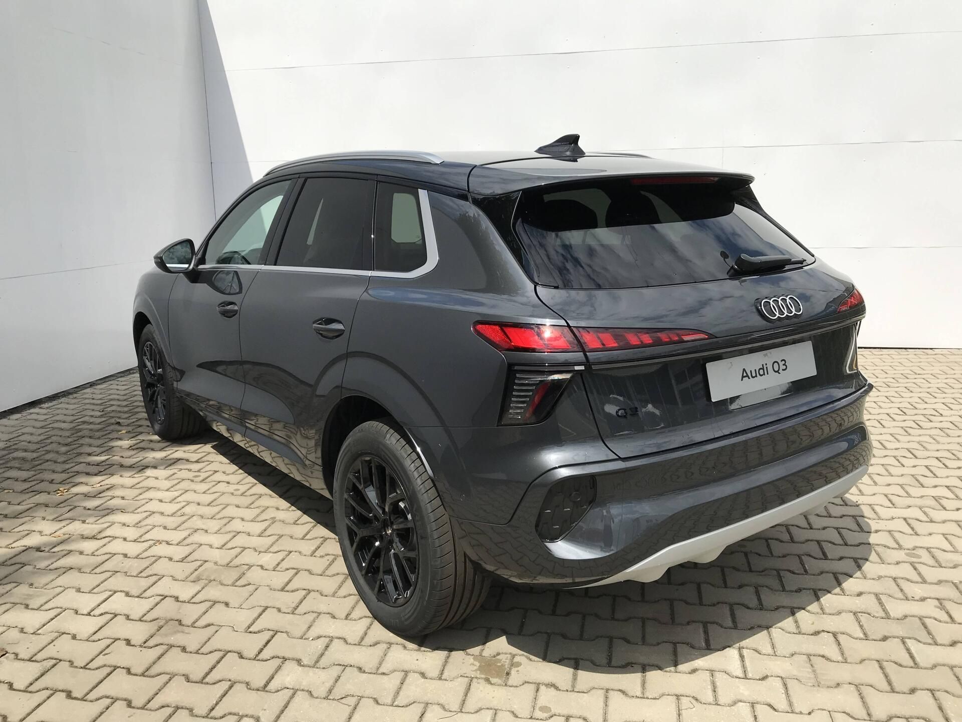 Audi Q3, 7STT  1,5 TFSI - fotka 4