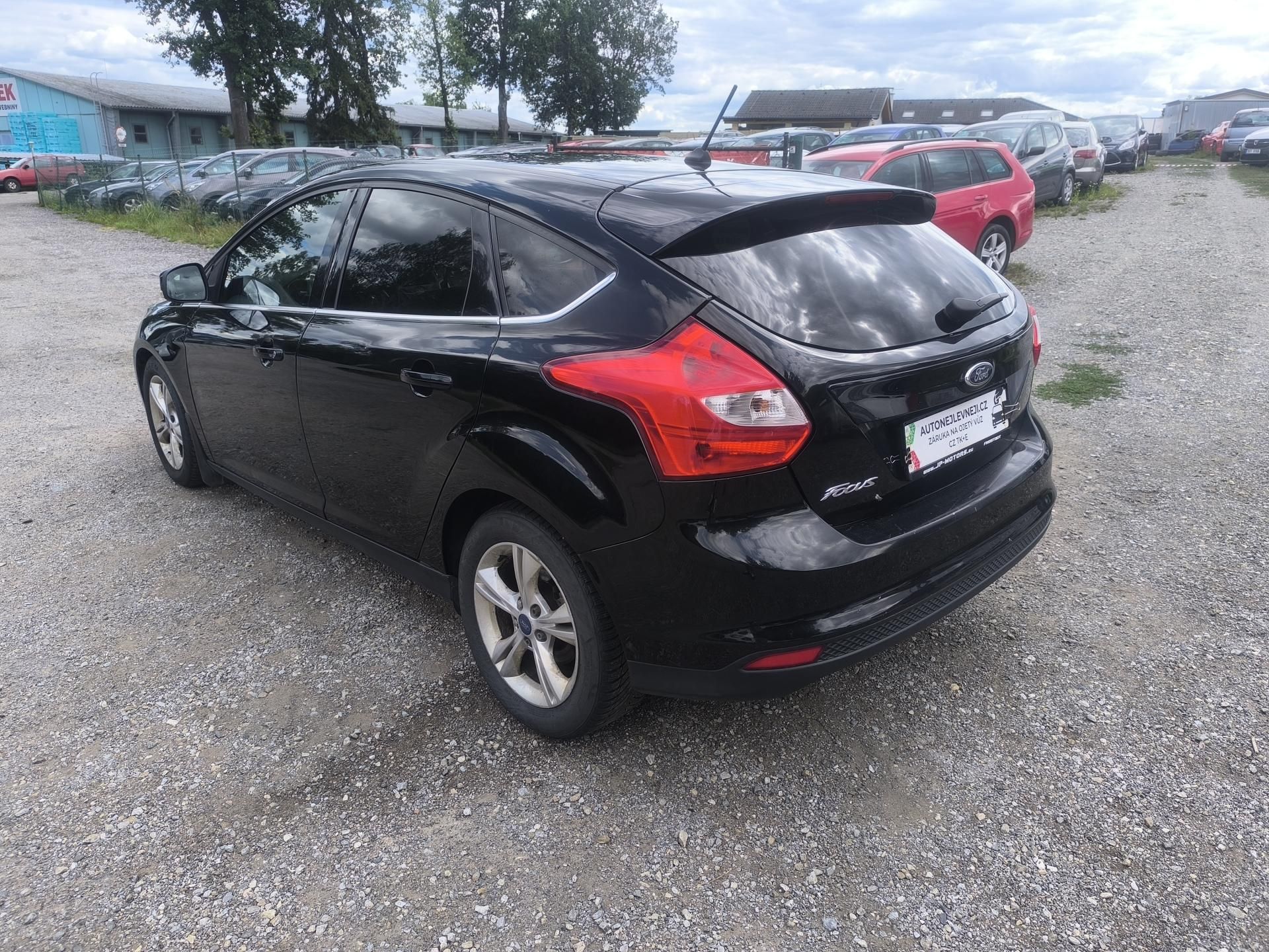 Ford Focus, 2.0TDCI103KW,MAX VÝBAVA,KRÁSNÝ - fotka 5