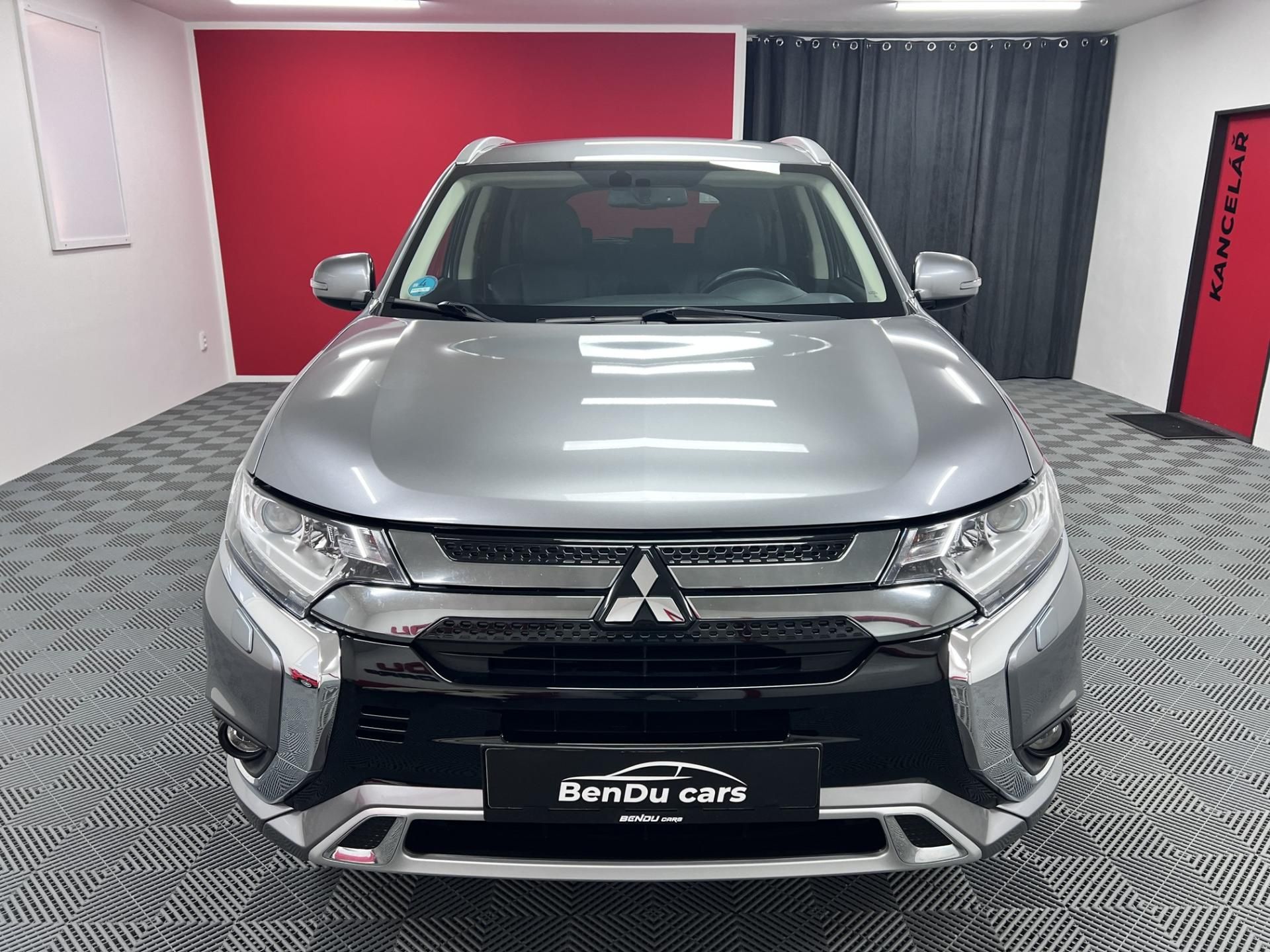 Mitsubishi Outlander, 2.4 PHEV 165 kW, 4x4, 2020 - fotka 2