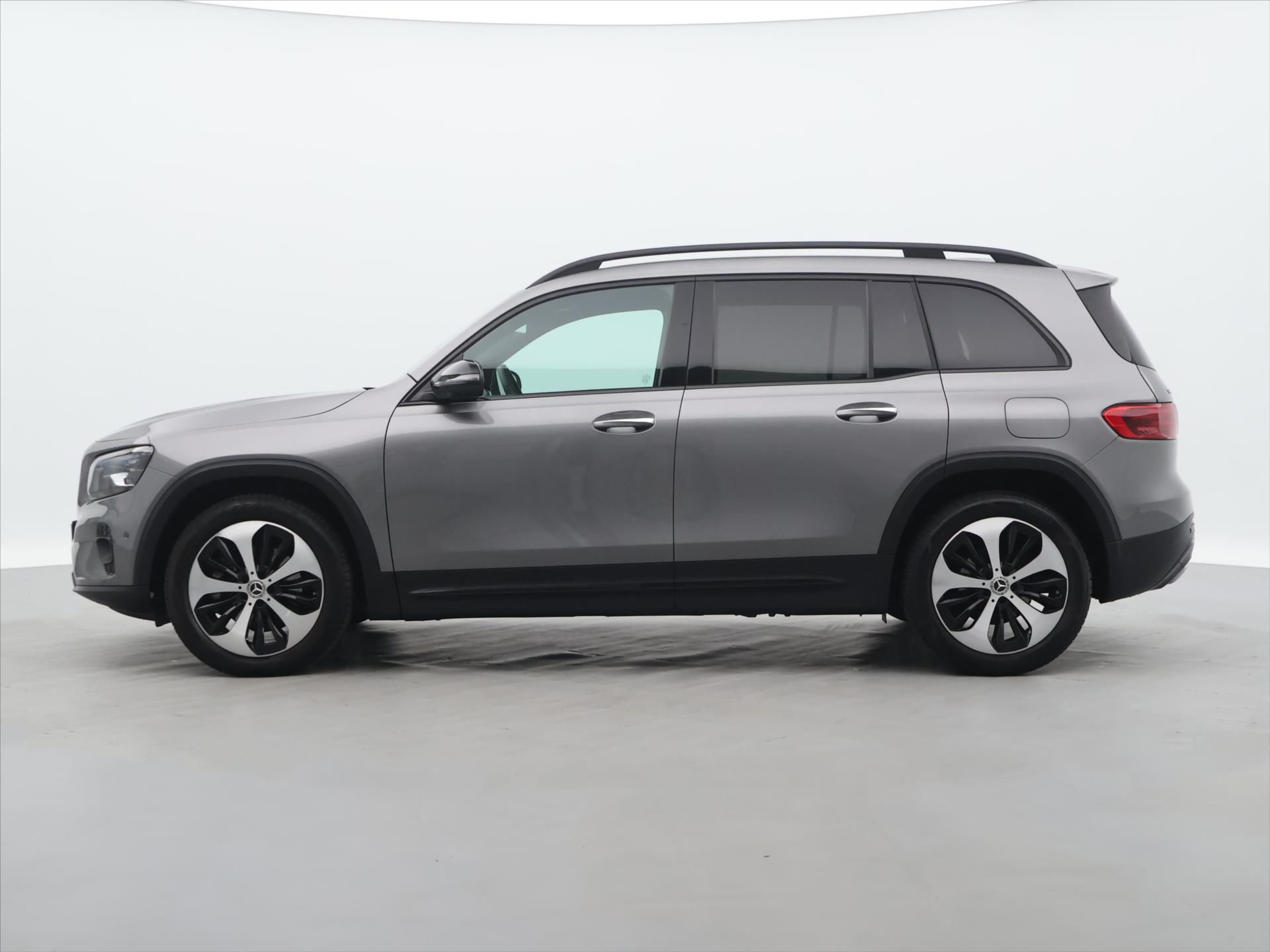 Mercedes-Benz GLB, 2,0 200d 110kW 4MATIC CZ - fotka 4