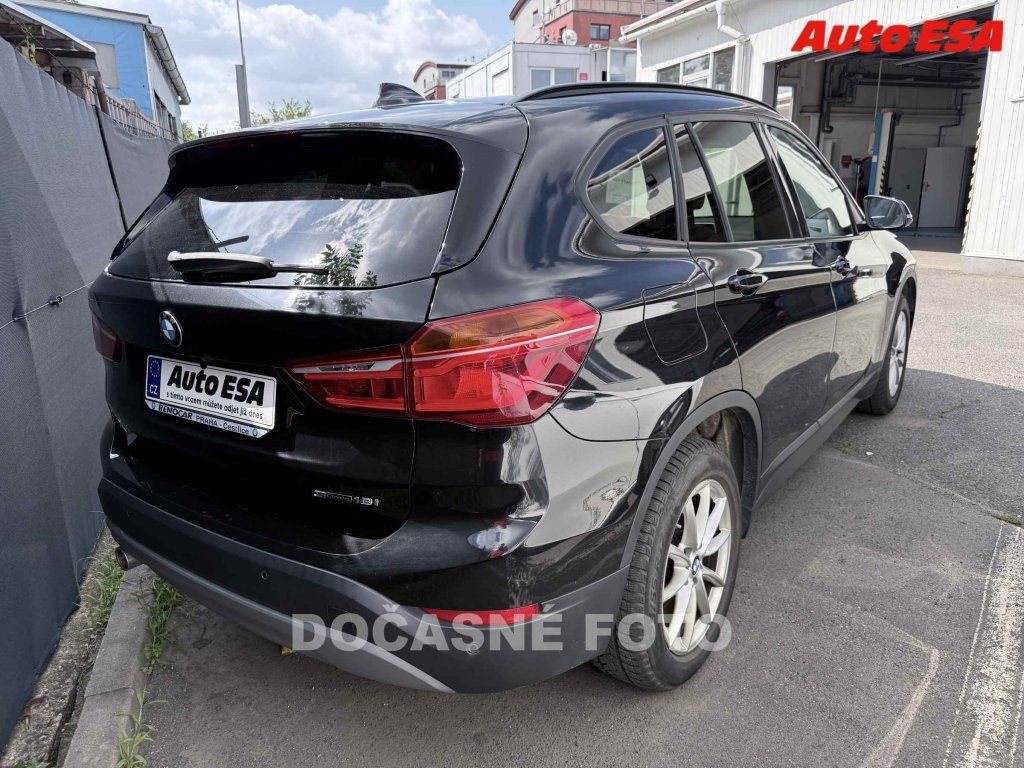 BMW X1, 18i,ČR - fotka 2