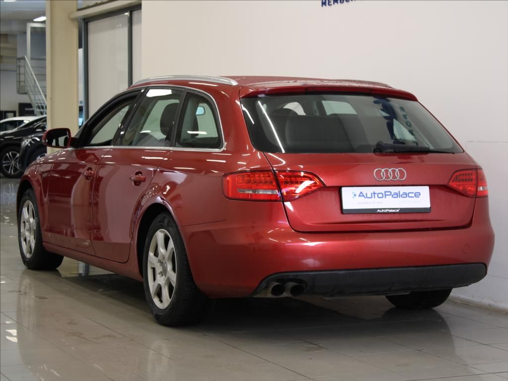 Audi A4, 1,8 TSi 118kW MT Avant ČR - fotka 3