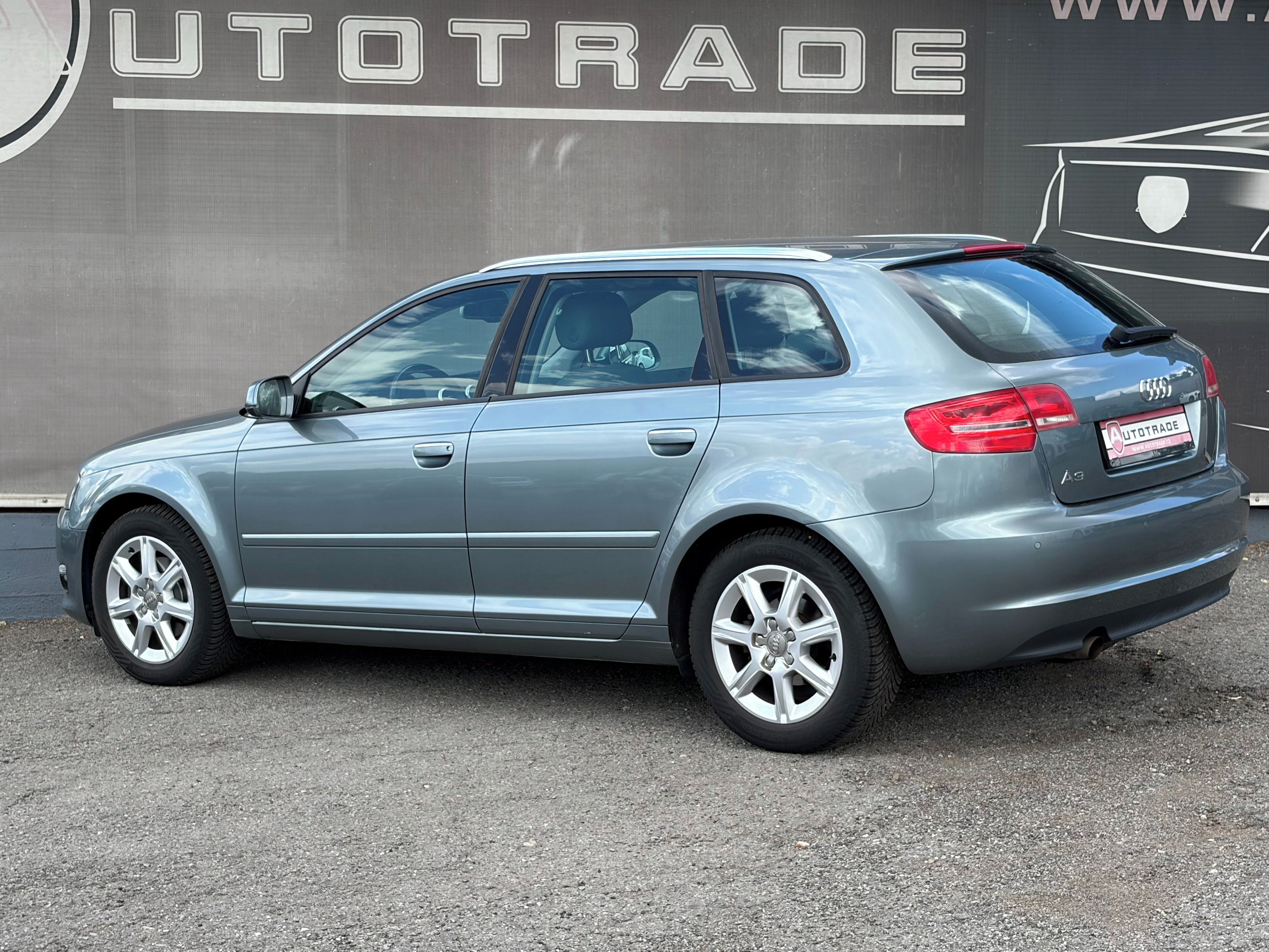 Audi A3, 1.6 MPi 75kW, KLIMA, 2x kola - fotka 3