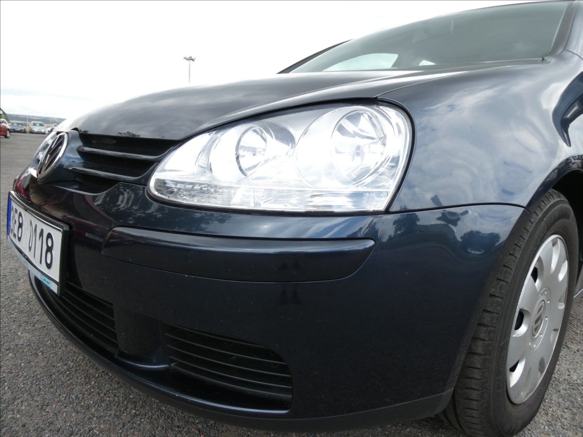 Volkswagen Golf, 1,4 i 16V serviska,ČR,2.majite - fotka 4