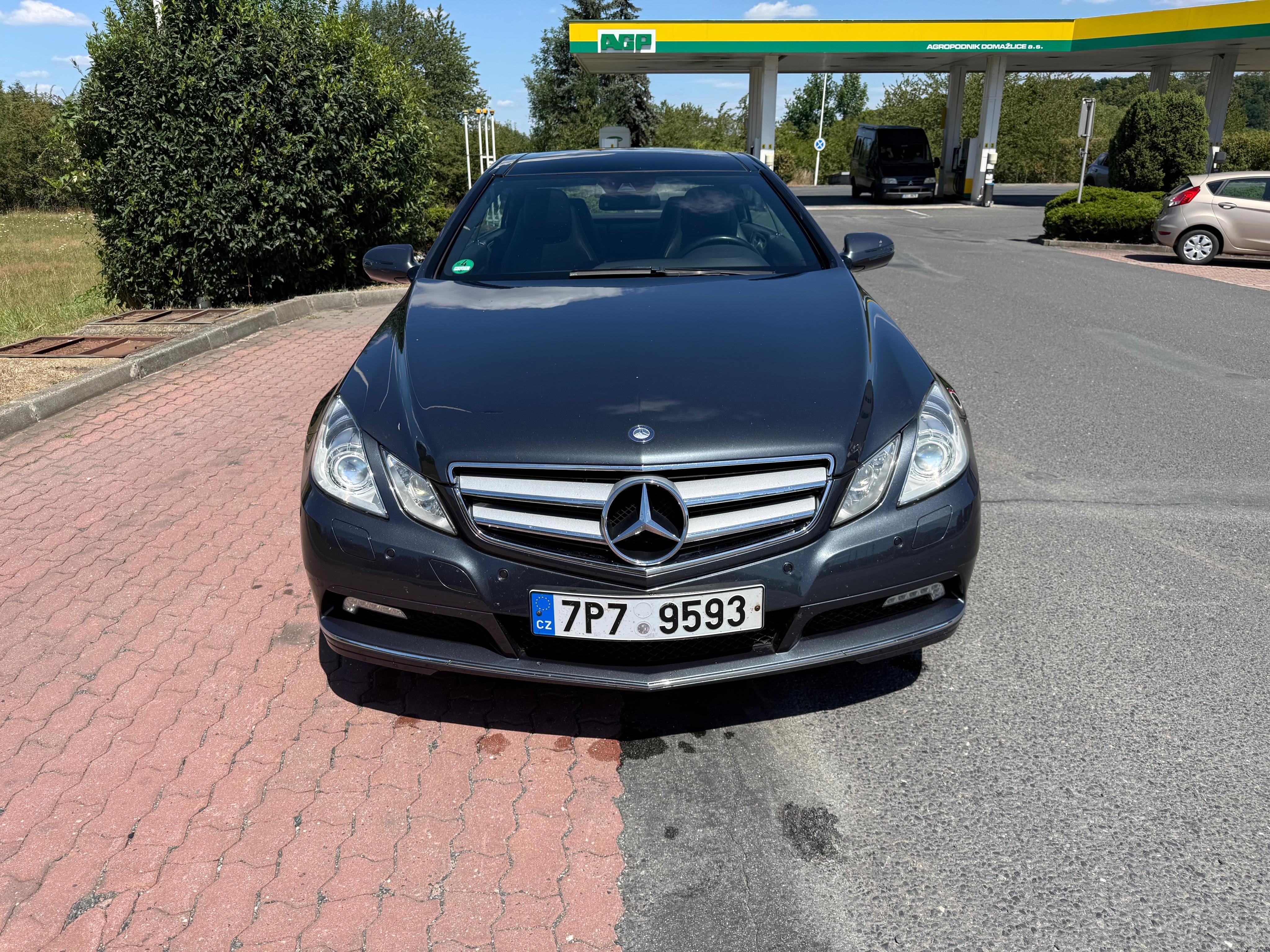 Mercedes-Benz Třídy E, E250 CDi Coupe BlueEffinency. - fotka 2