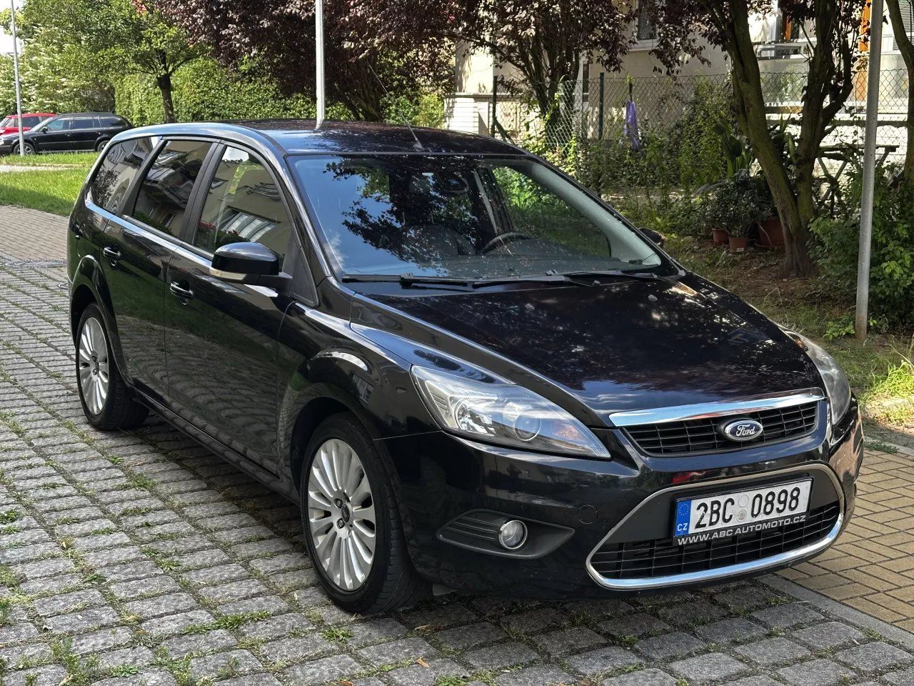 Ford Focus, 1.6 TDCi 80kW GHIA Kůže Navi - fotka 3