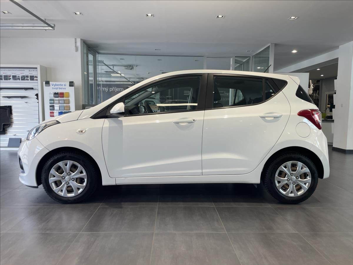 Hyundai i10, 1,0 i 65k Family - fotka 2