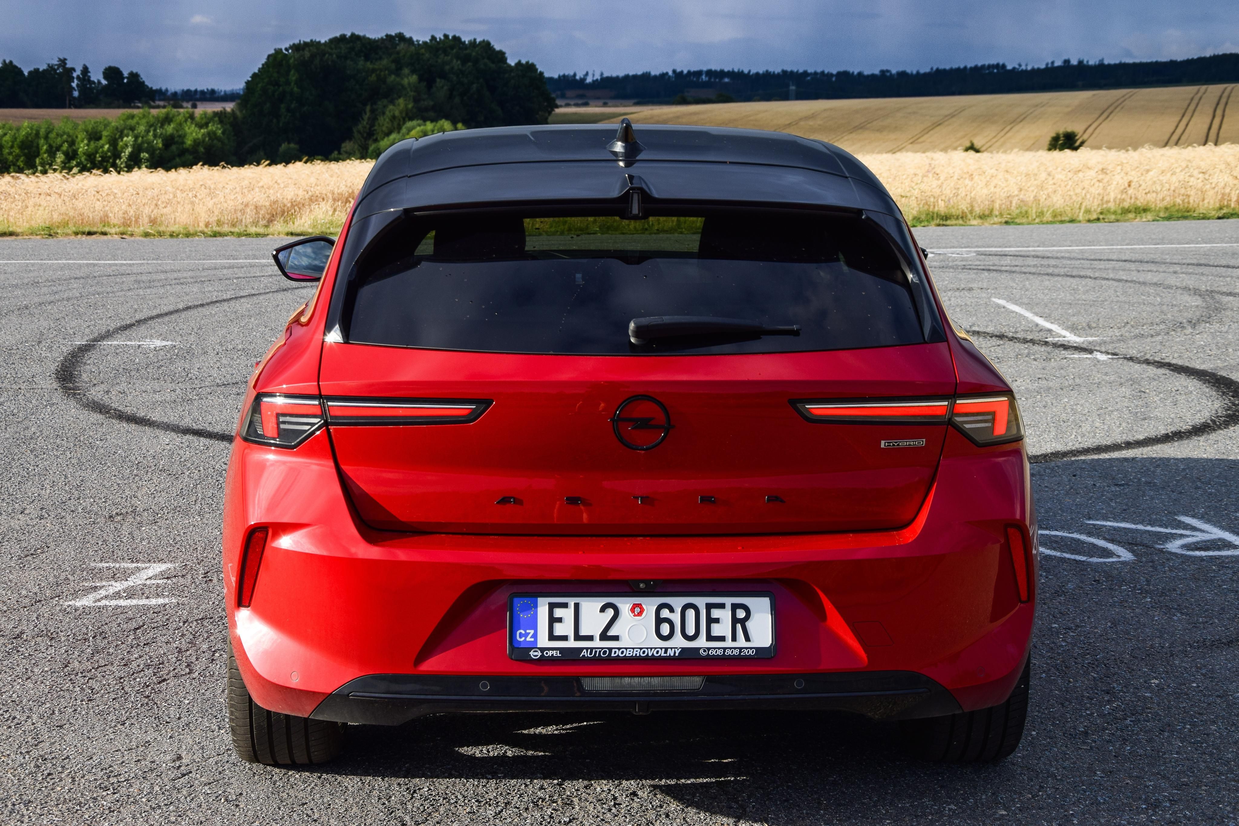 Opel Astra, 1.6 Plug-in Hybrid 180k - fotka 4