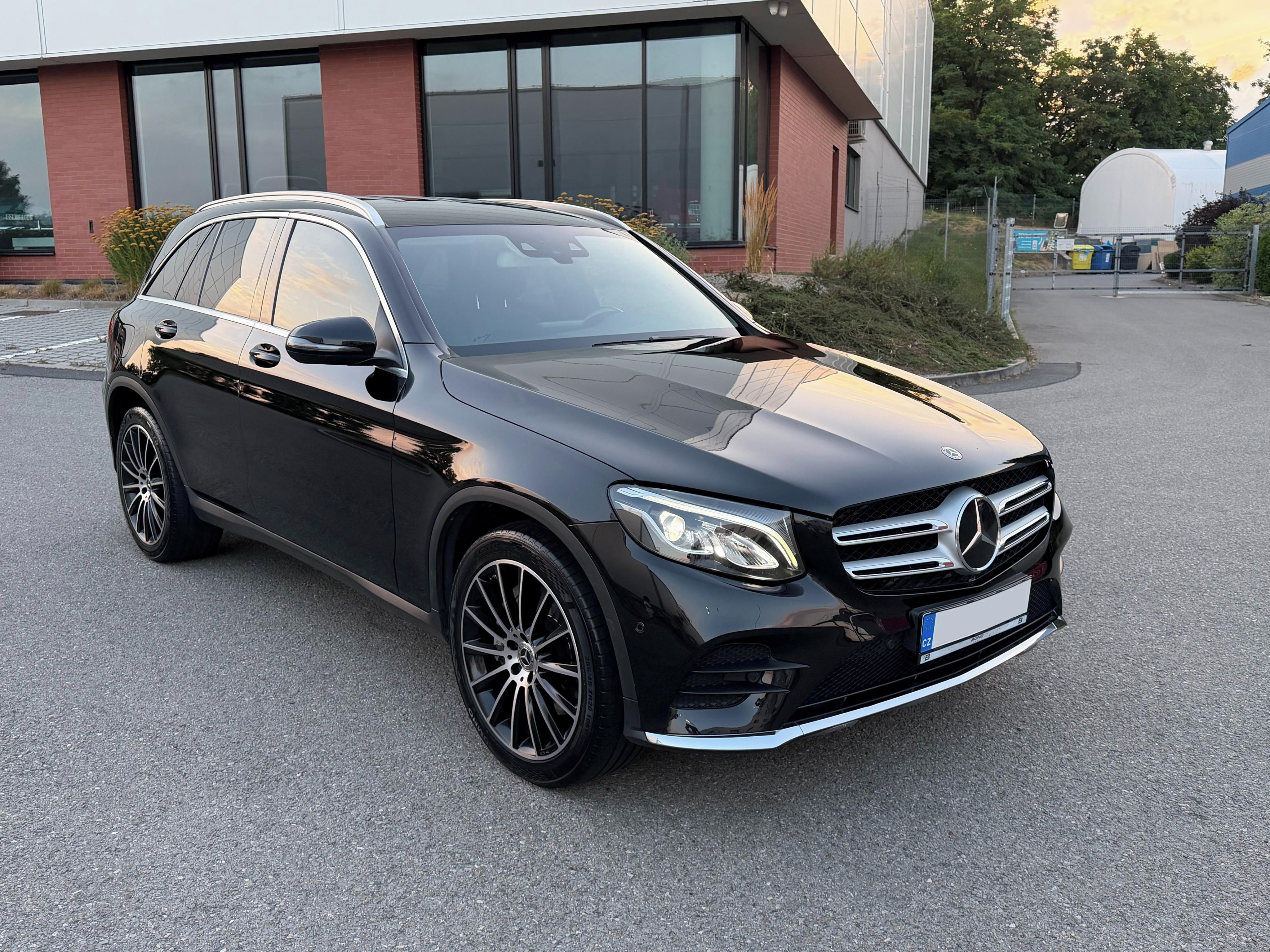 Mercedes-Benz GLC, 250d 4MATIC,Kuže,Amg,BLACK - fotka 5