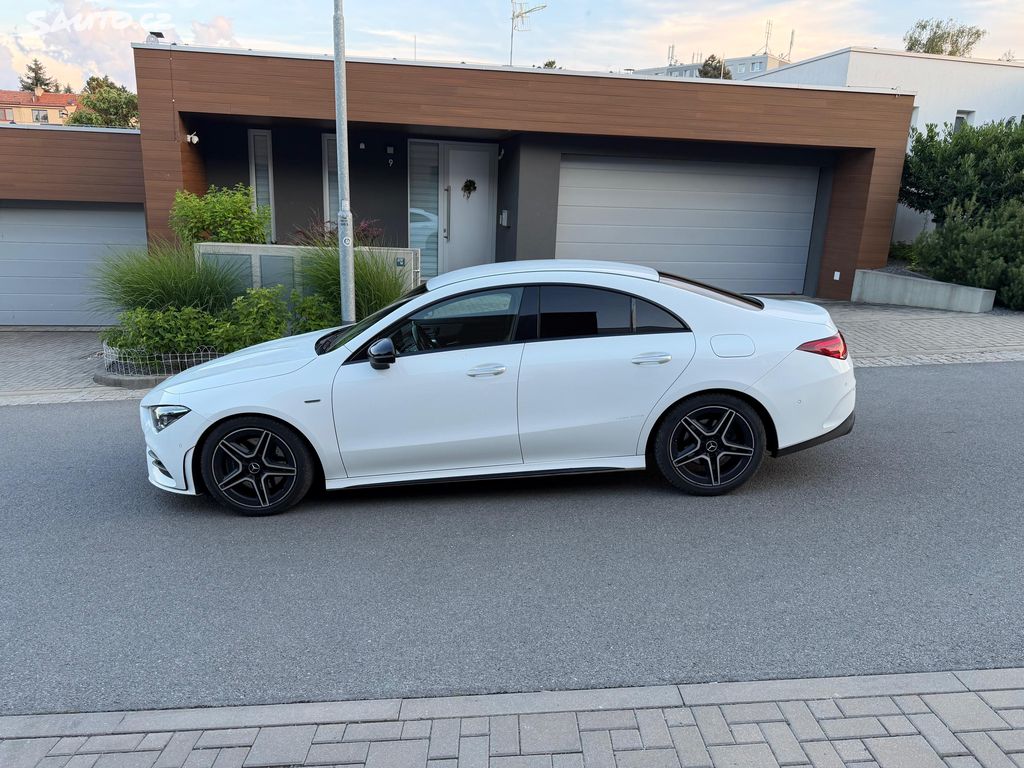 Mercedes-Benz CLA, Mercedes-Benz CLA 200d, r. v.