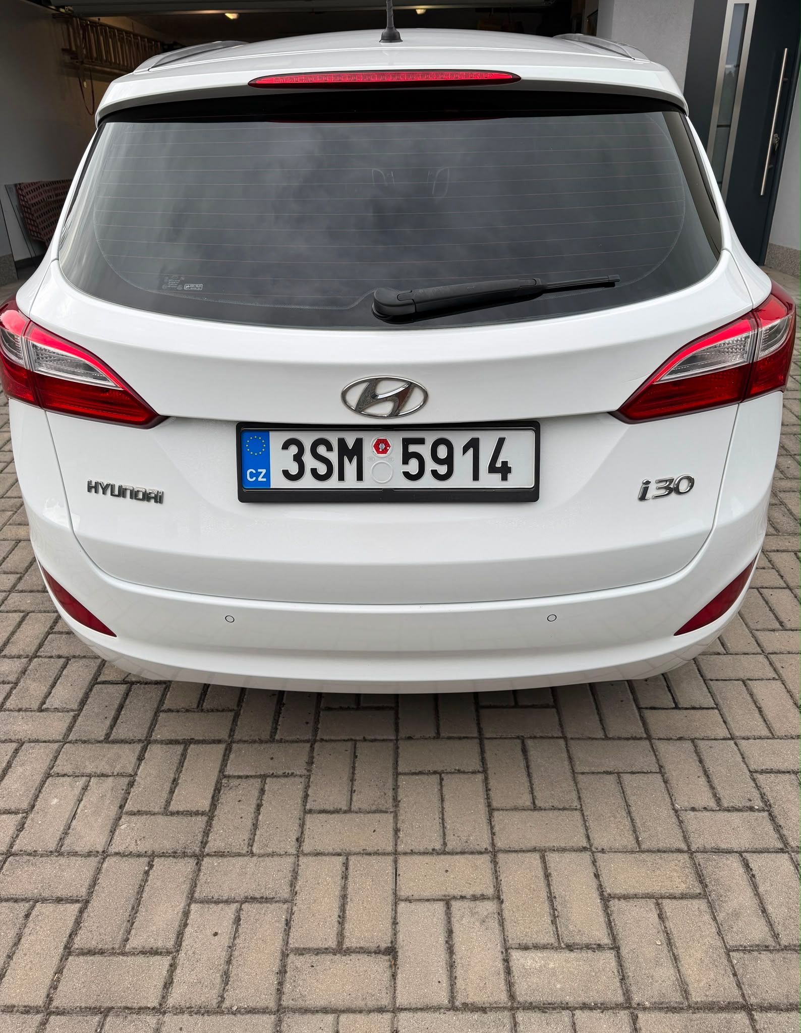 Hyundai i30, 1,6GDi Kombi Nehavarováno - fotka 4