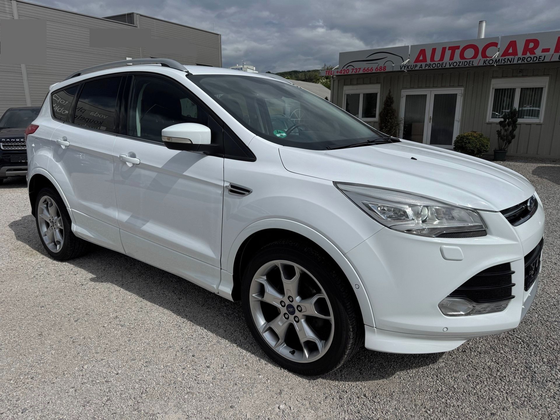 Ford Kuga, 1.5 EcoBoost INDIVIDUAL TOP - fotka 4
