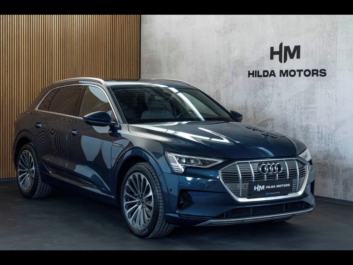 Audi e-tron, 55 300kW Pano ACC 360 Tažné