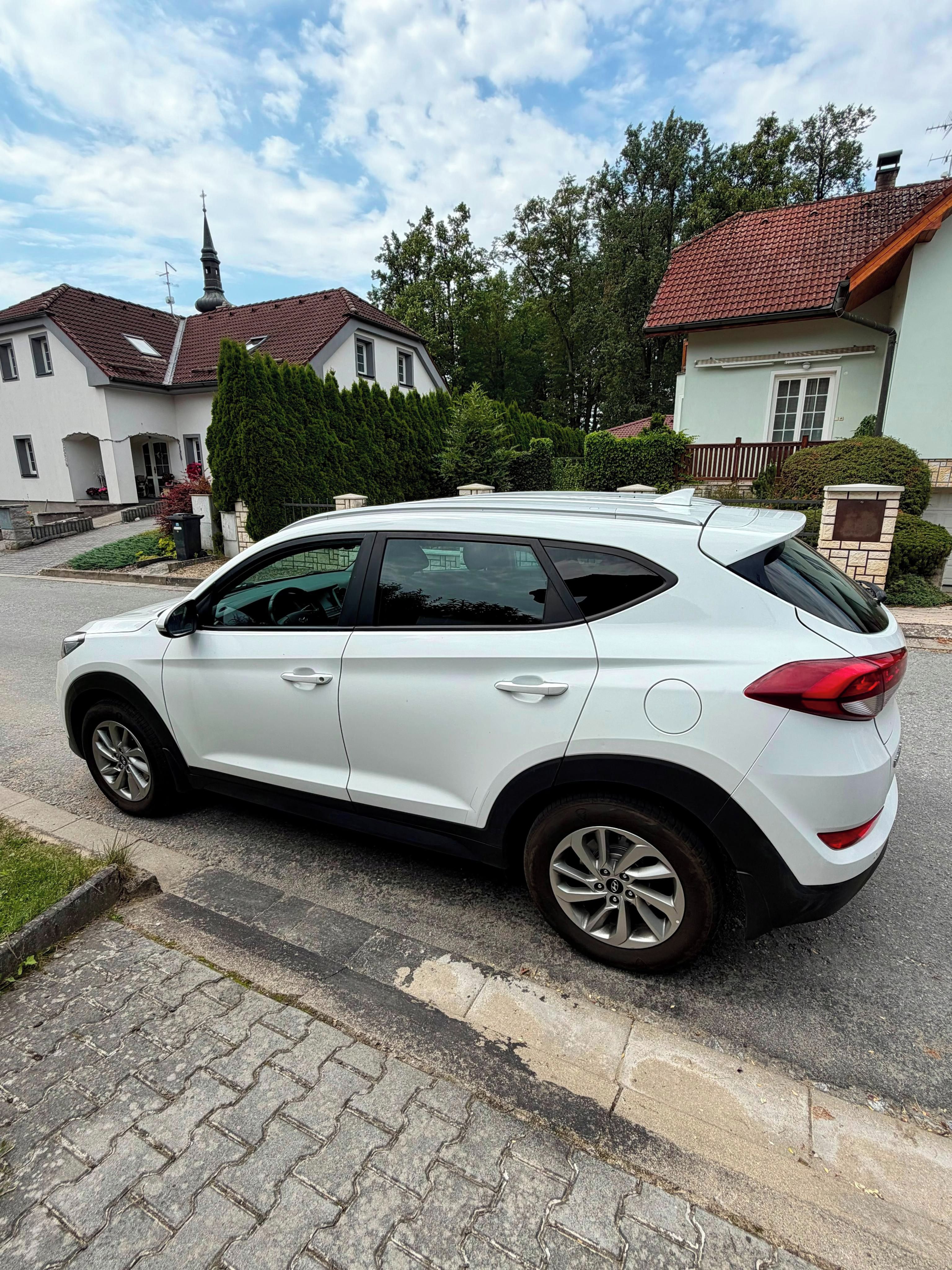 Hyundai Tucson, 1,7 CRDi Trikolor 85 kW - fotka 2