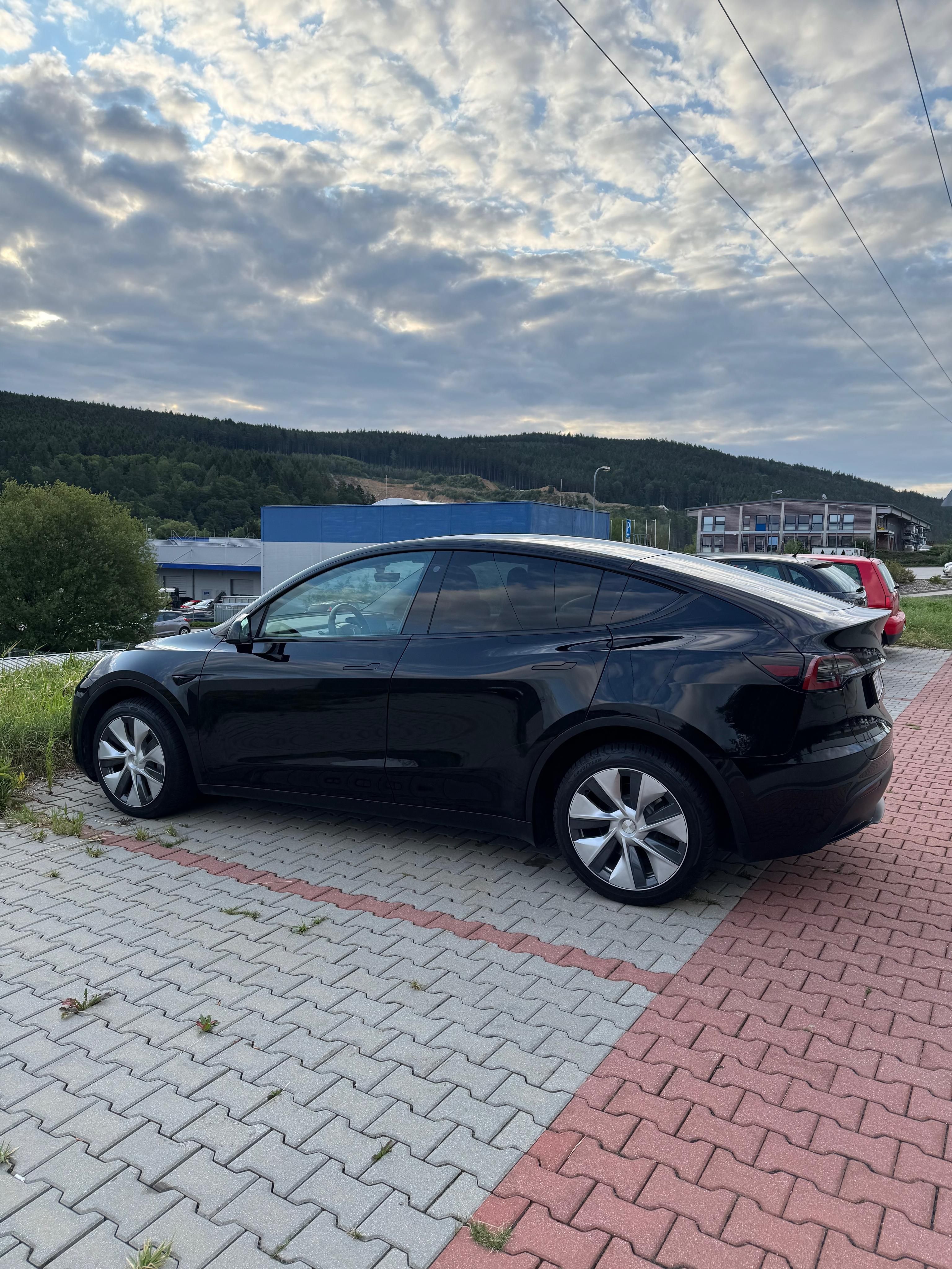 Tesla Model Y, LR, 4x4, 378kW, SOH 90,2%,DPH - fotka 6