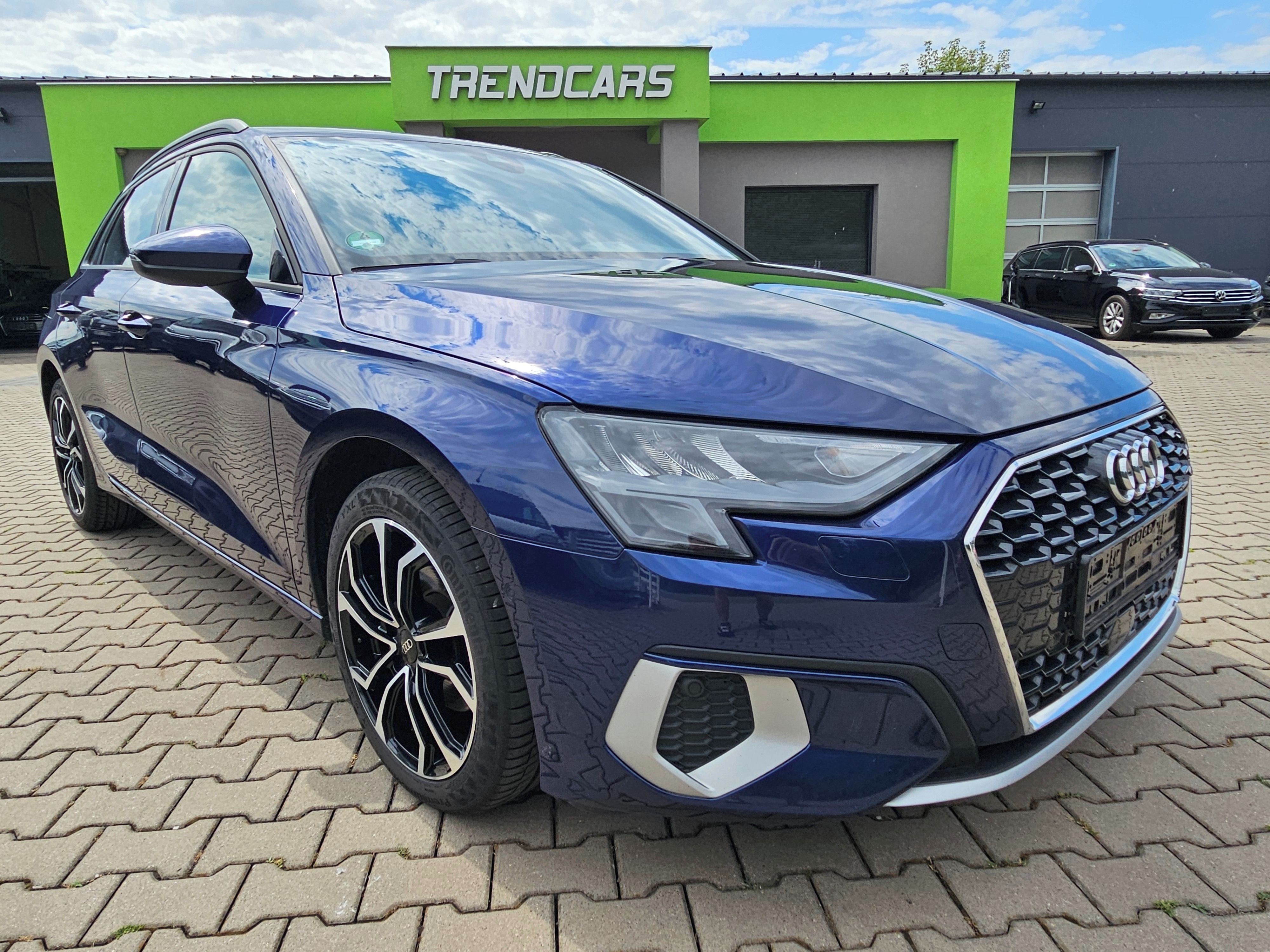 Audi A3, 30TFSi Advance S-TRONIC - fotka 2