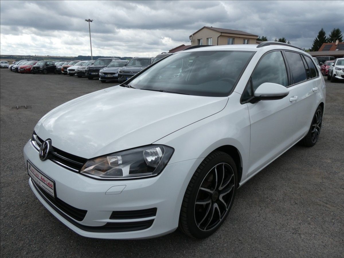 Volkswagen Golf, 1,2 TSi 81kW 2x kola, serviska - fotka 3