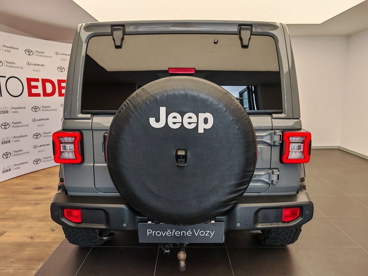 Jeep Wrangler, SAHARA 2.0T 4x4 Unlimited - fotka 5