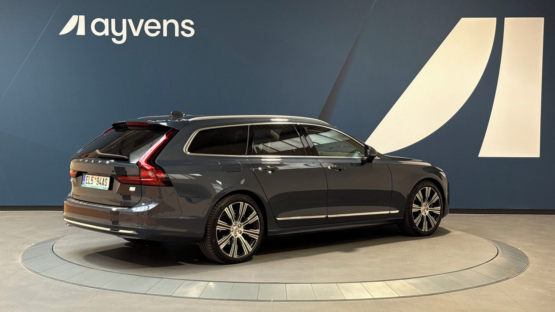 Volvo V90, T8 AWD Recharge Inscription Au - fotka 2