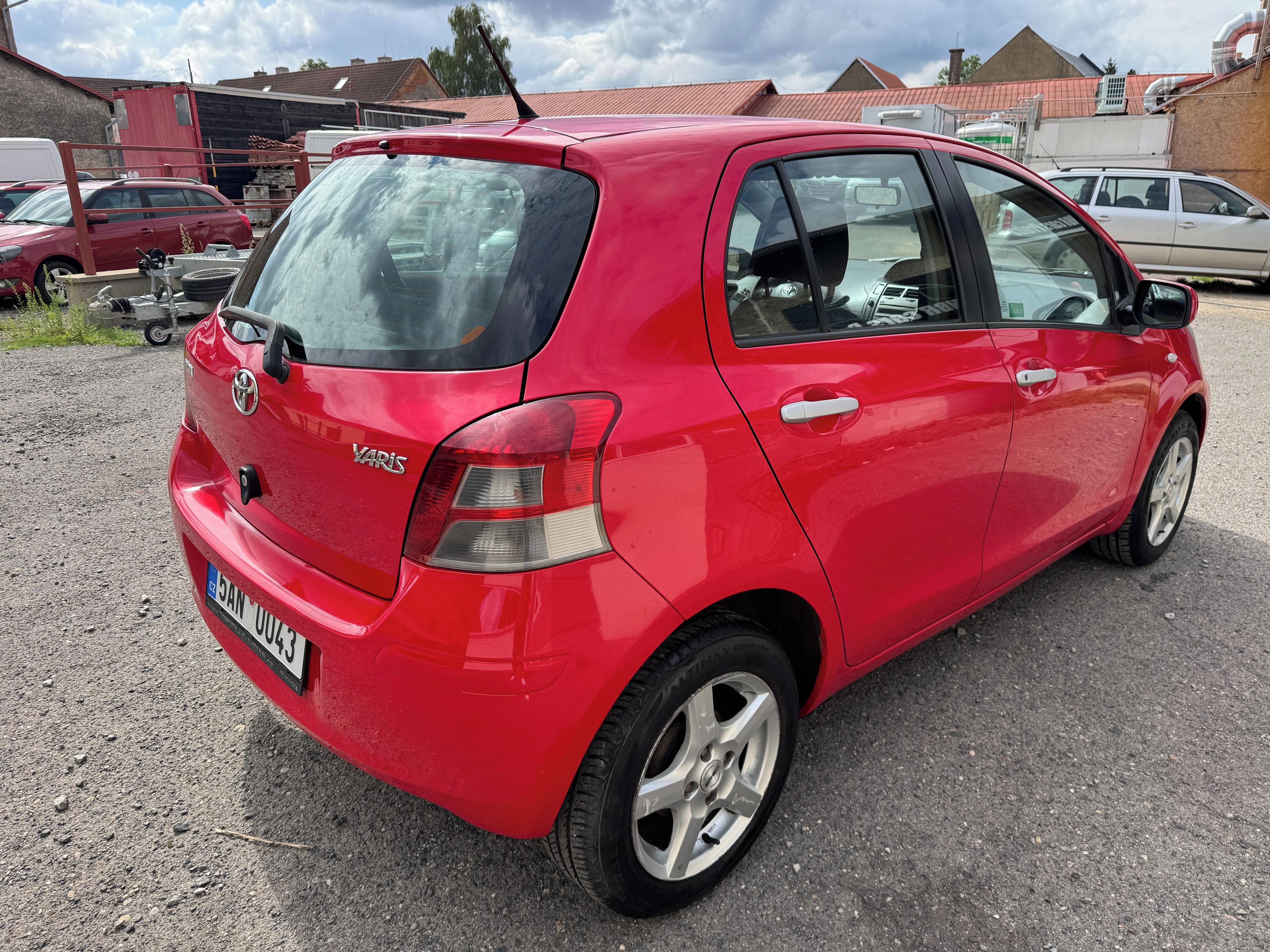 Toyota Yaris, 1.3i KLIMA CZ - fotka 5
