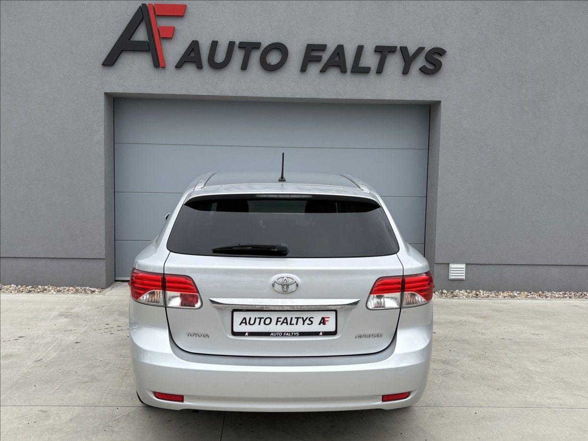 Toyota Avensis, 1,8 VVT- i 108 KW AUTOMAT CZ - fotka 6