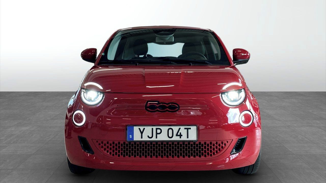 Fiat 500E, RED 42kWh - fotka 2