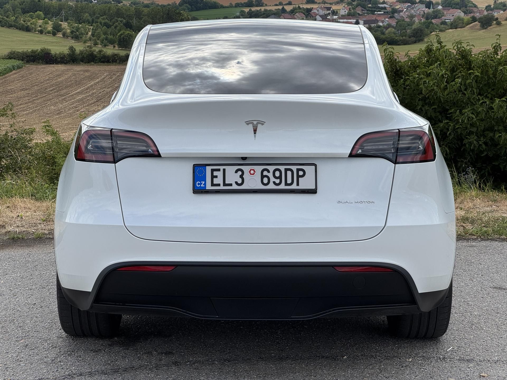 Tesla Model Y, Long Range AWD Tažné SoH 93% - fotka 3