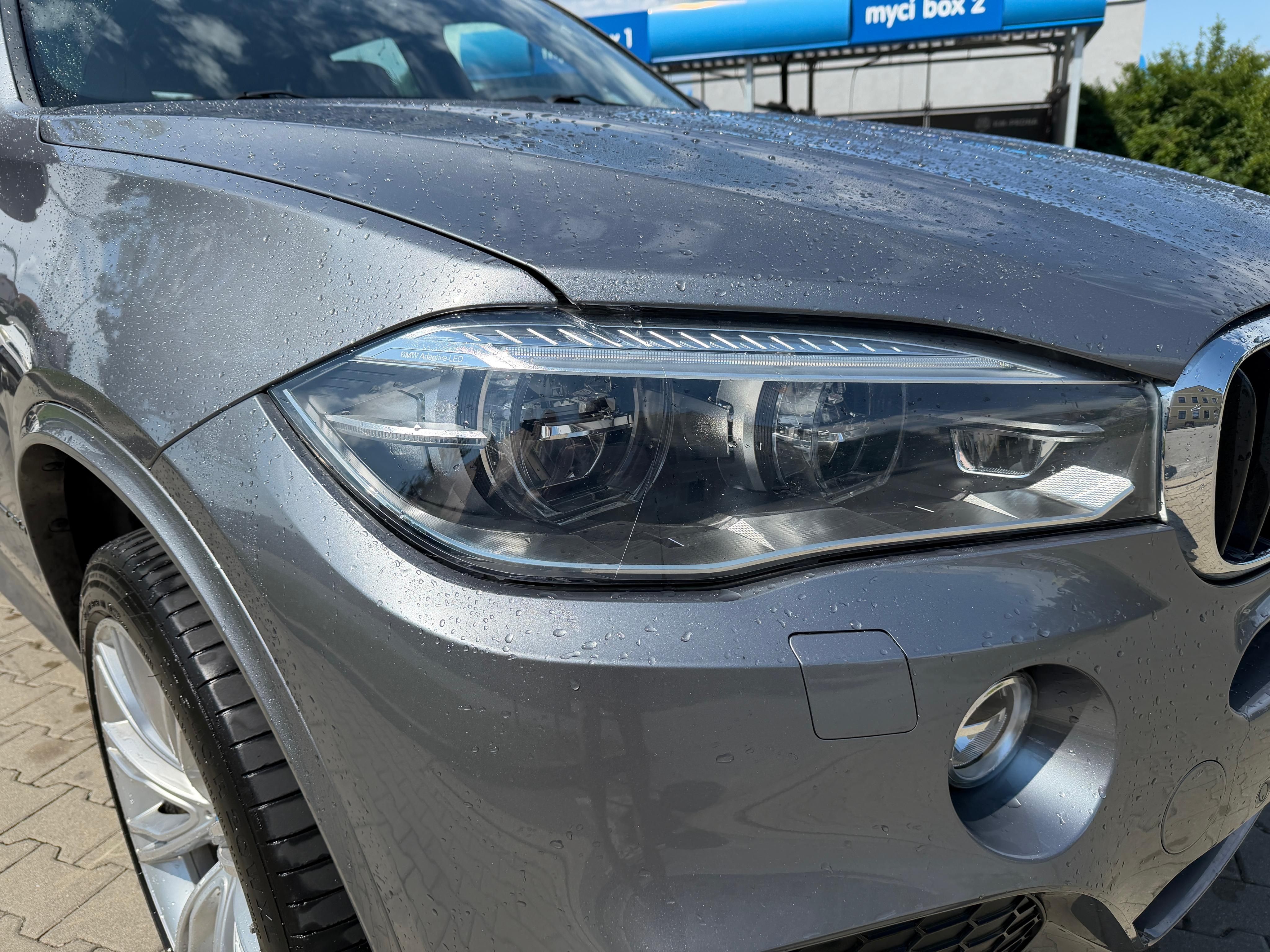 BMW X5, BMW X5 xDrive 30d, M-paket - fotka 3