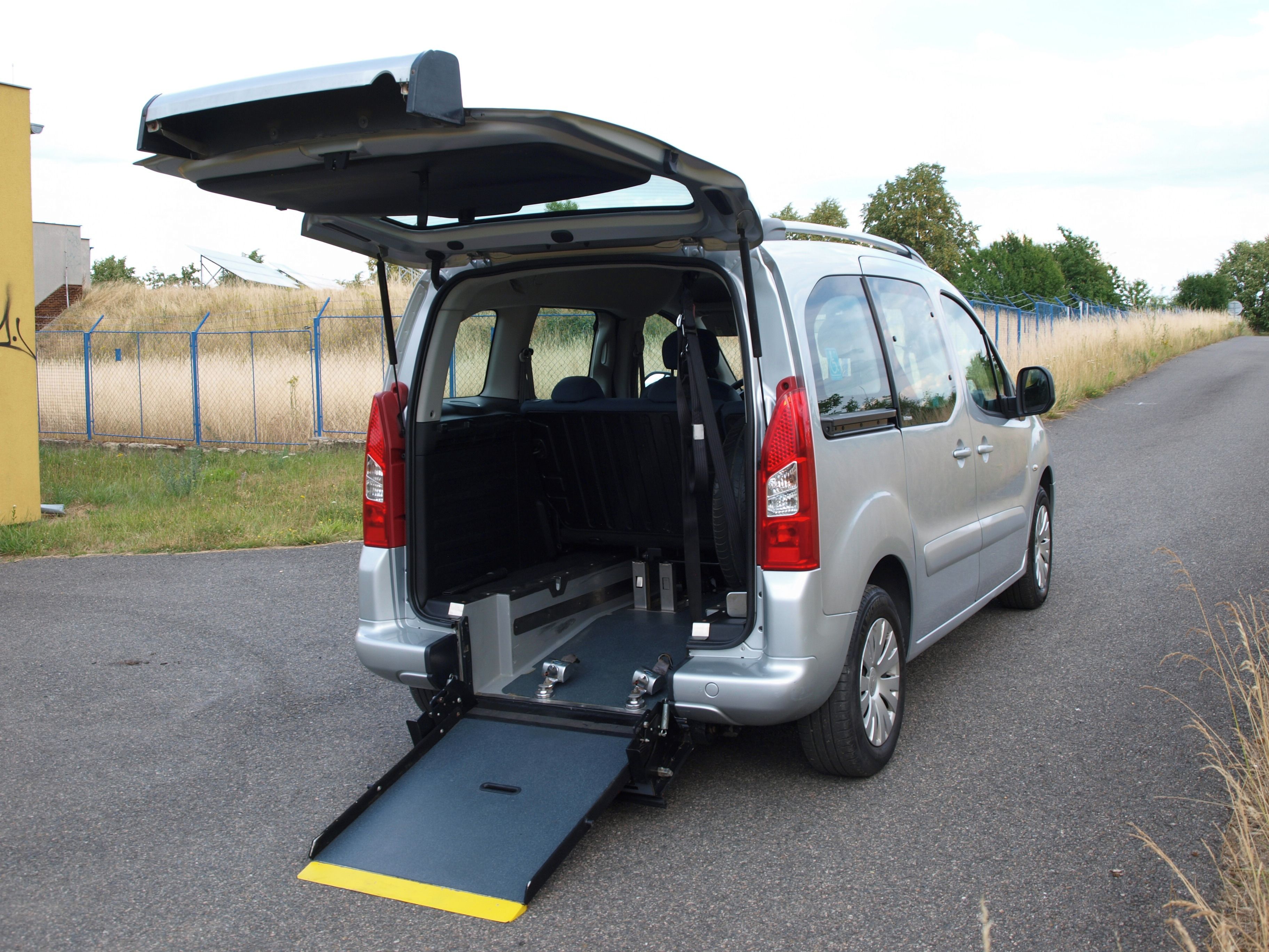 Citroën Berlingo, plošina pro převoz vozíčkáře - fotka 3