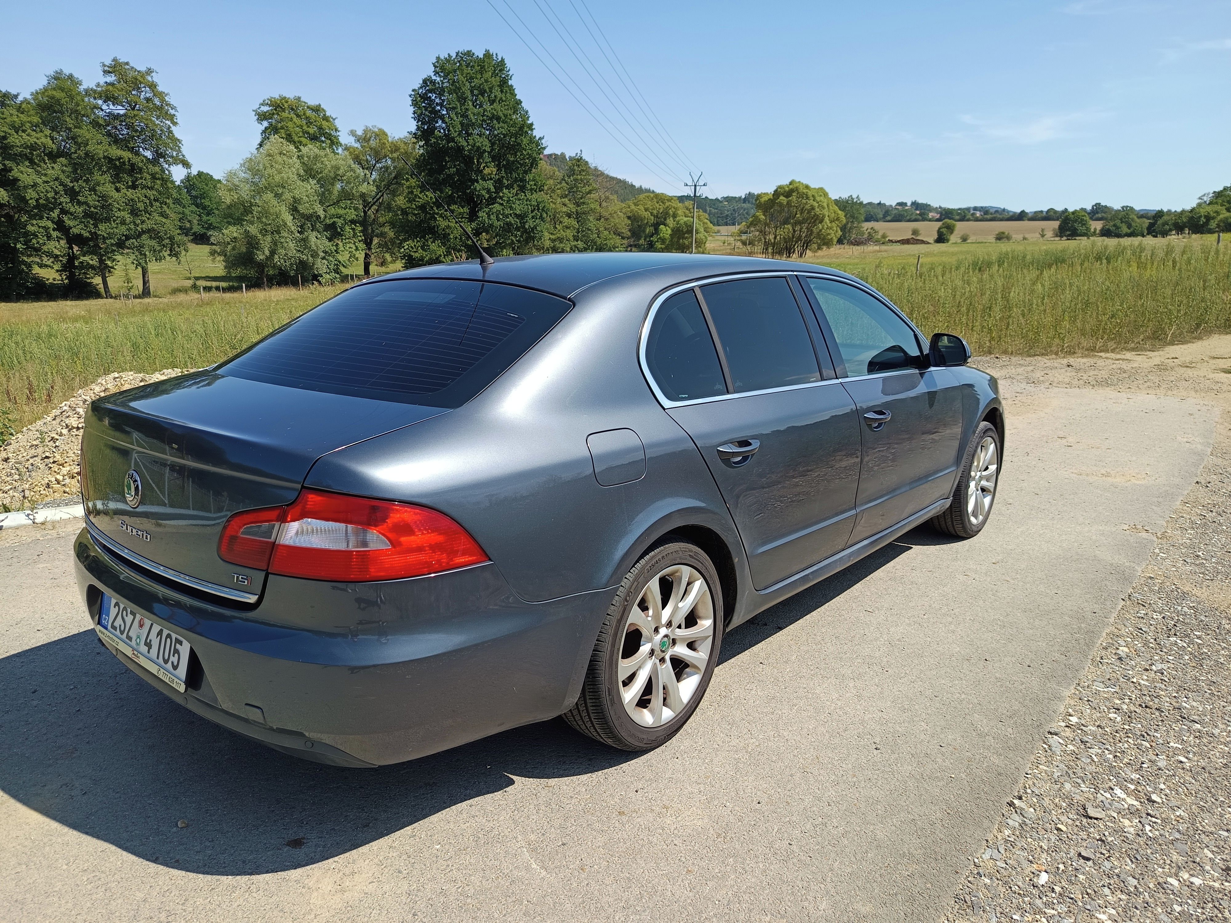 Škoda Superb, 1,8 TSI-Servisováno - fotka 5