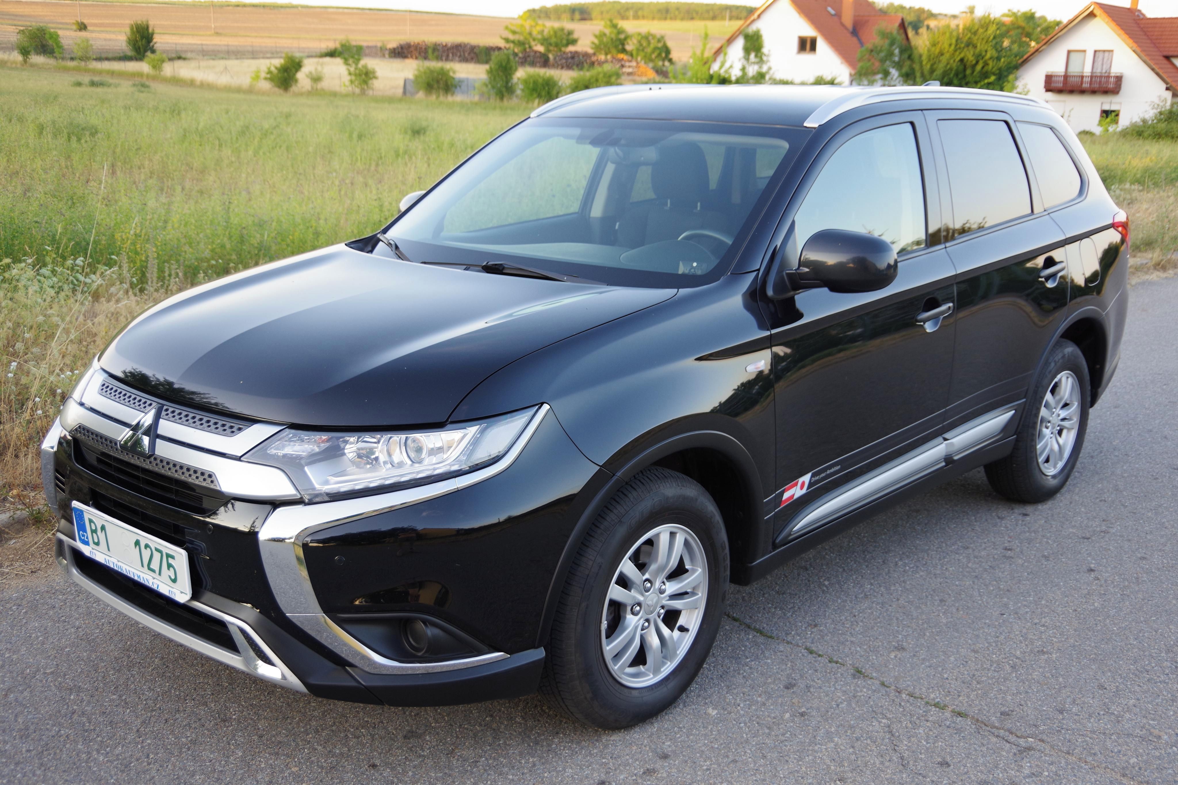 Mitsubishi Outlander, 2.0i, 1.majitel, nehavarované