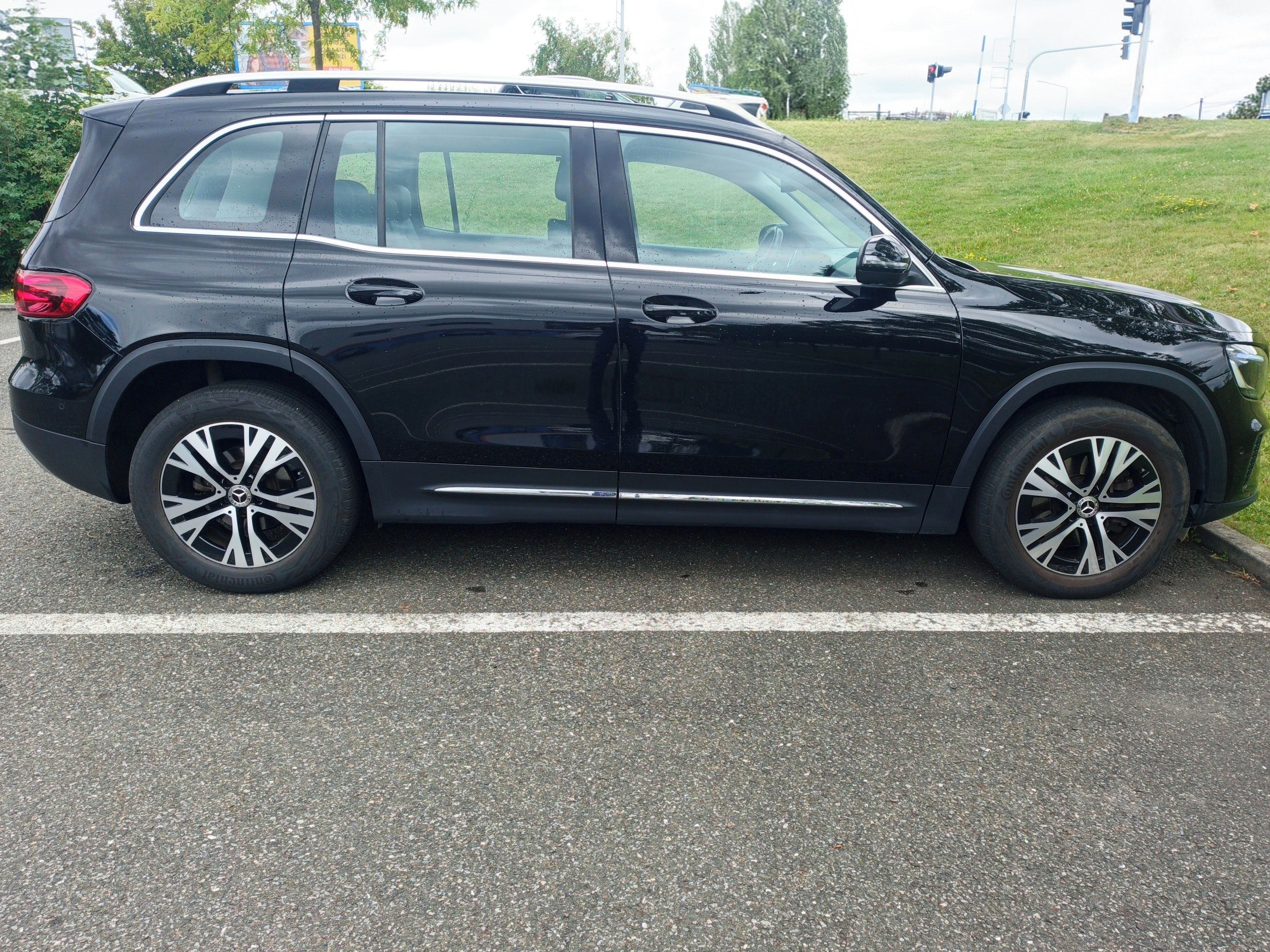 Mercedes-Benz GLB, 200d 4MATIC, ČR*1.Maj.*ZÁRUKA - fotka 4