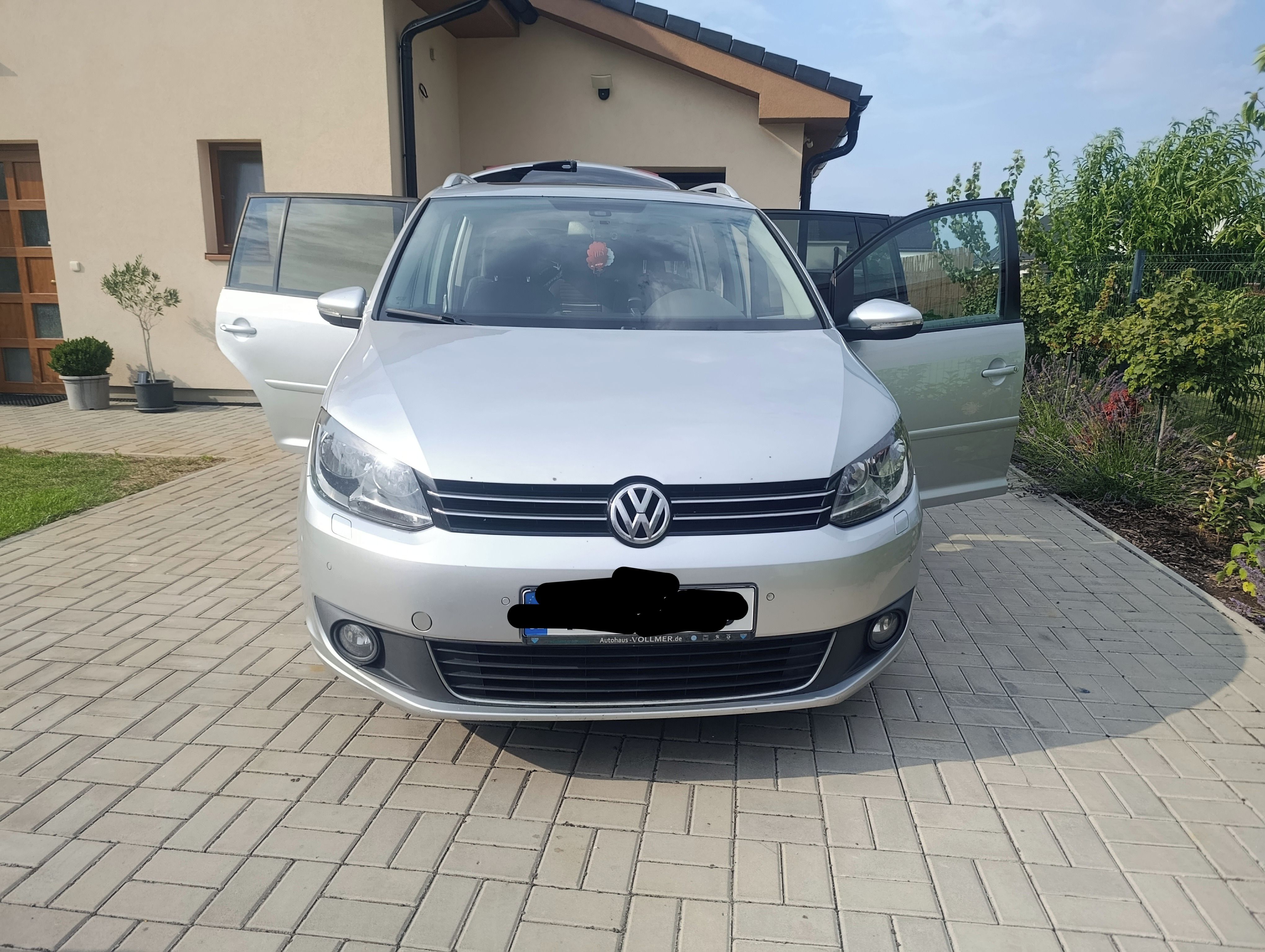 Volkswagen Touran, 2.0 TDI DSG-F1 PANORAMA