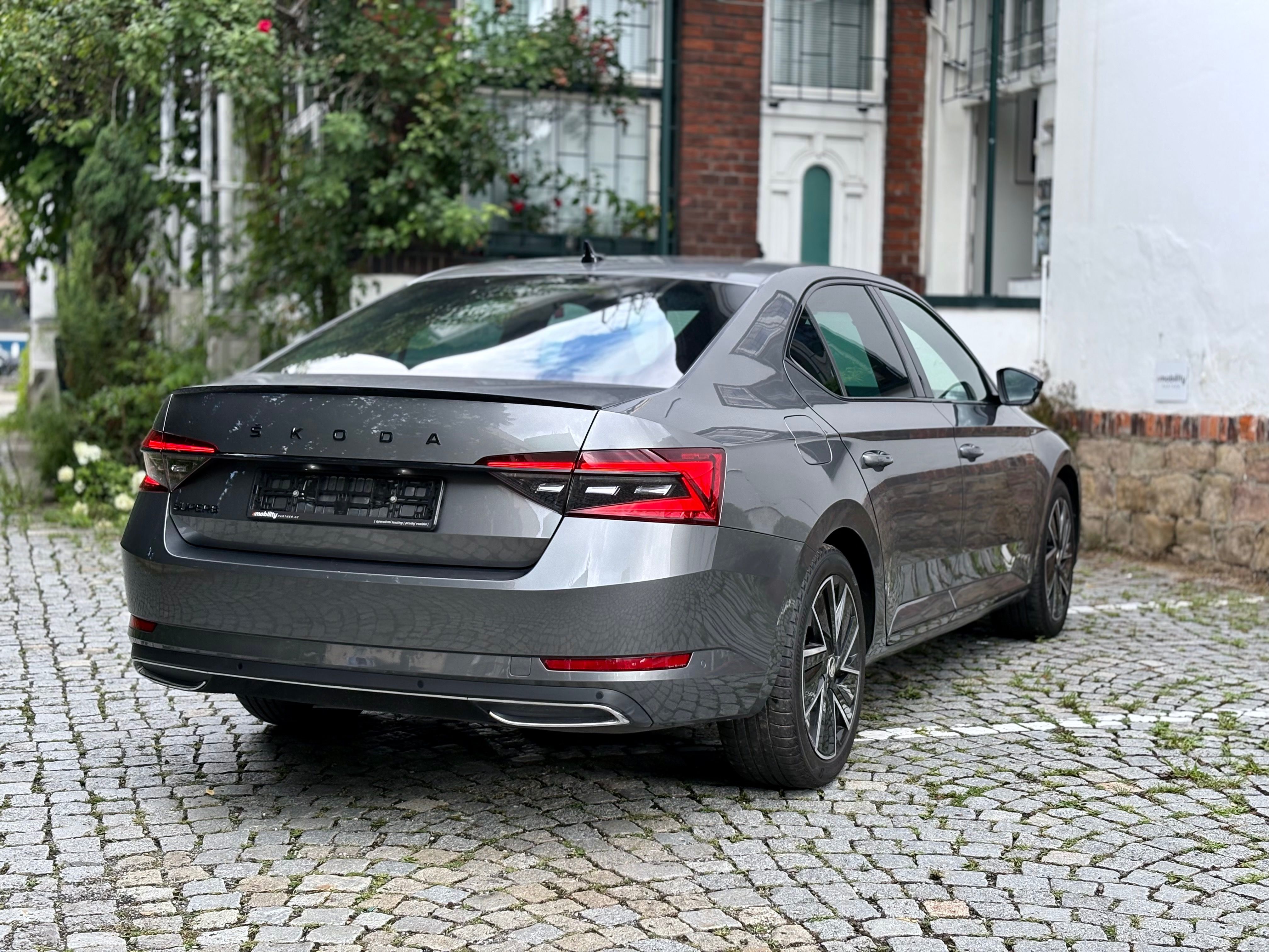 Škoda Superb, SPORTLINE 1.5 TSI 110kW DSG,ČR - fotka 5