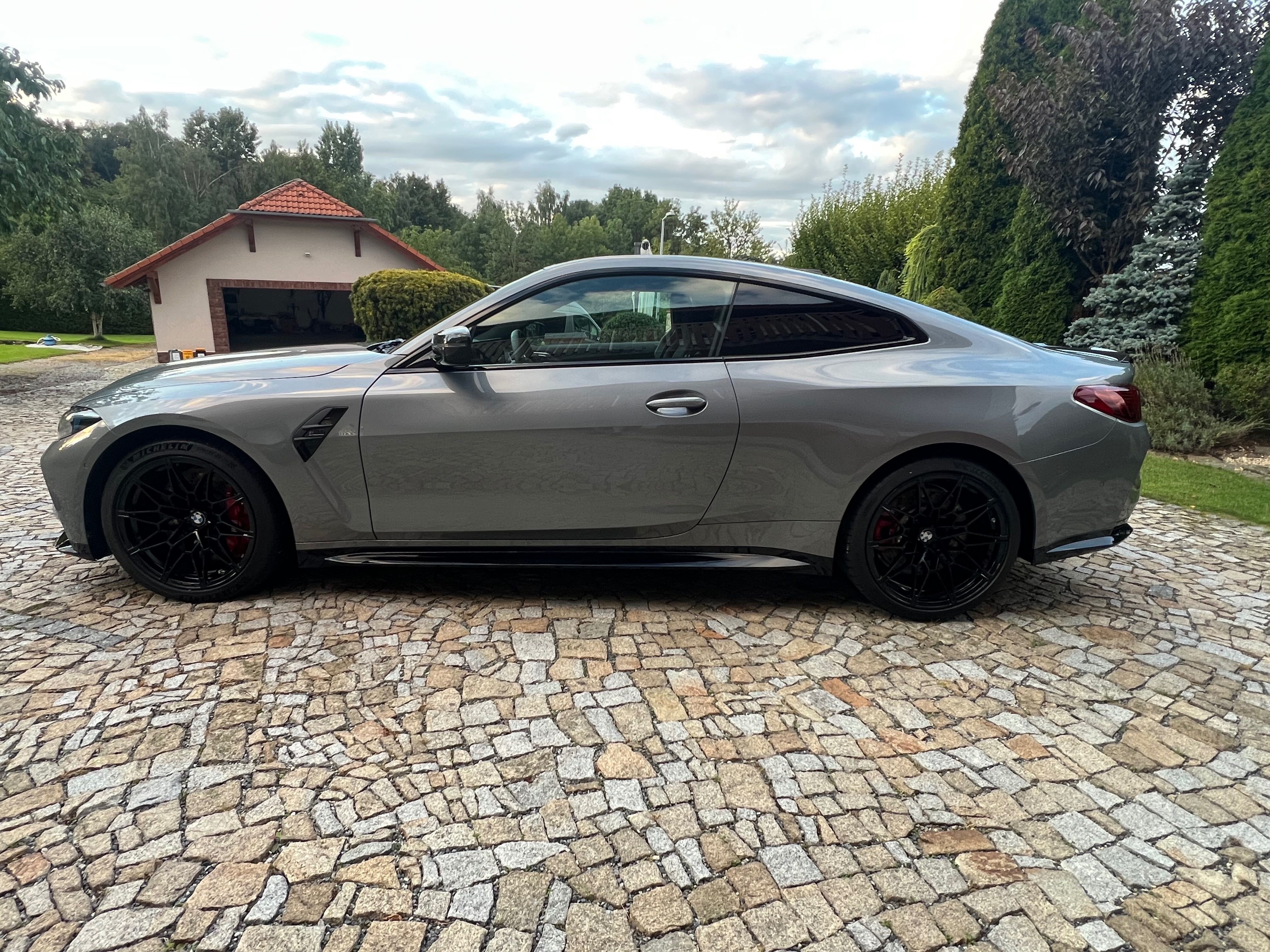 BMW M4, BMW M4 Competition M xDrive - fotka 3