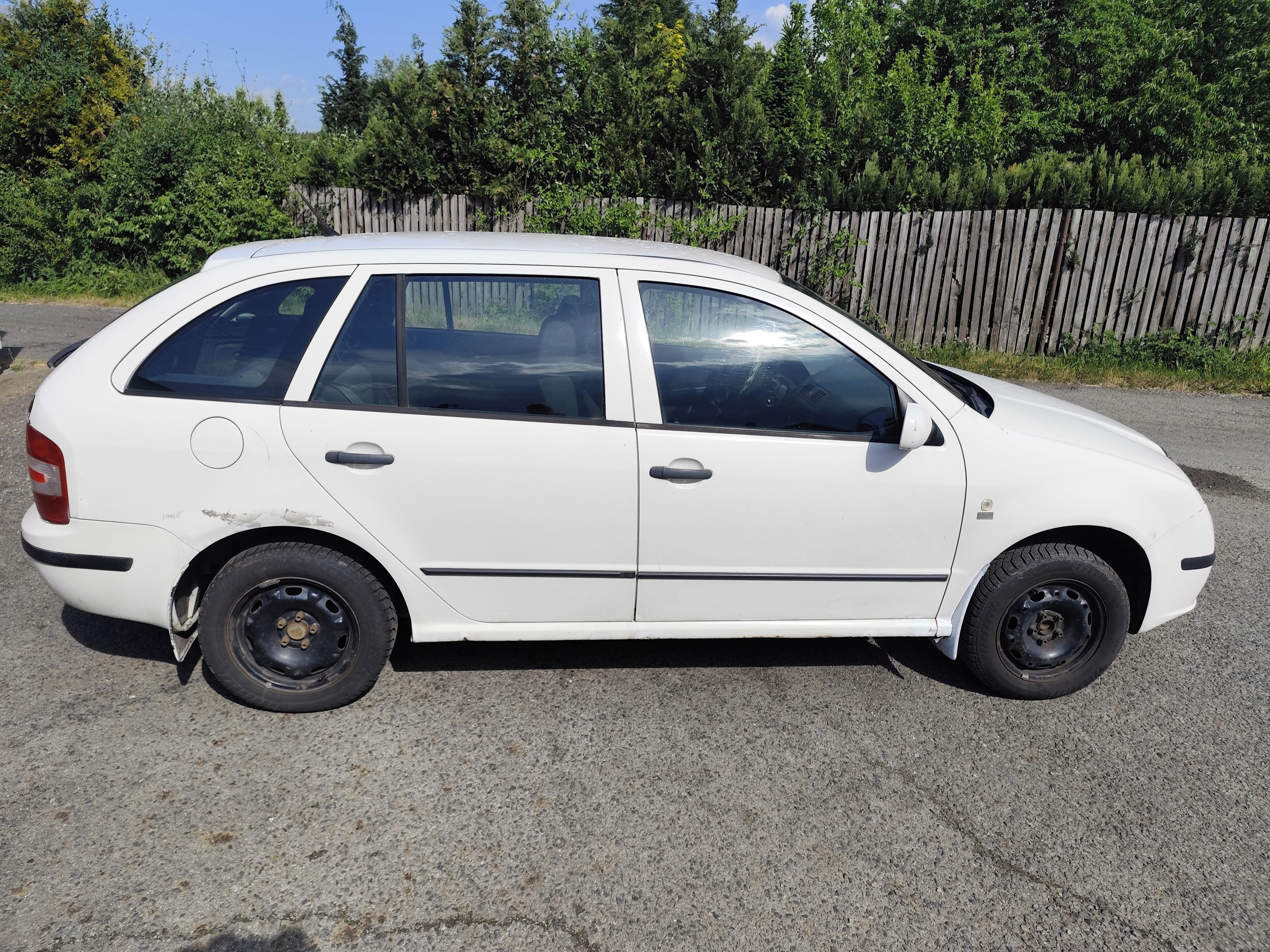Škoda Fabia, 1.4 MPI + Tažné zařízení - fotka 3