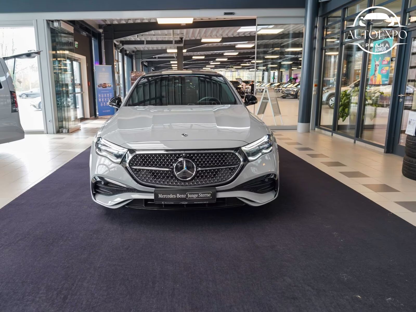 Mercedes-Benz Třídy E, 450d 4Matic AMG Line - fotka 3