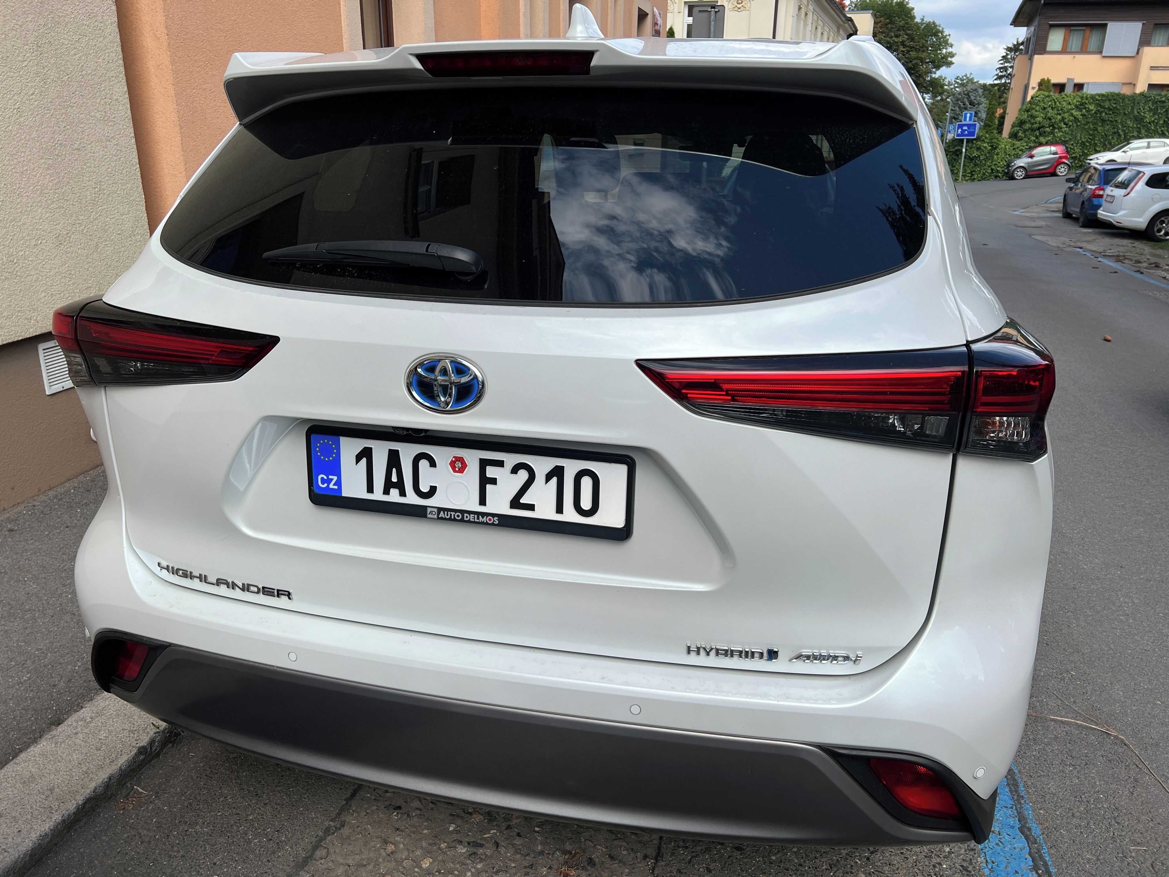 Toyota Highlander, 2.5 Hybrid Executive Skyview - fotka 5