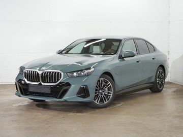 550e xDrive Tažné Bowers