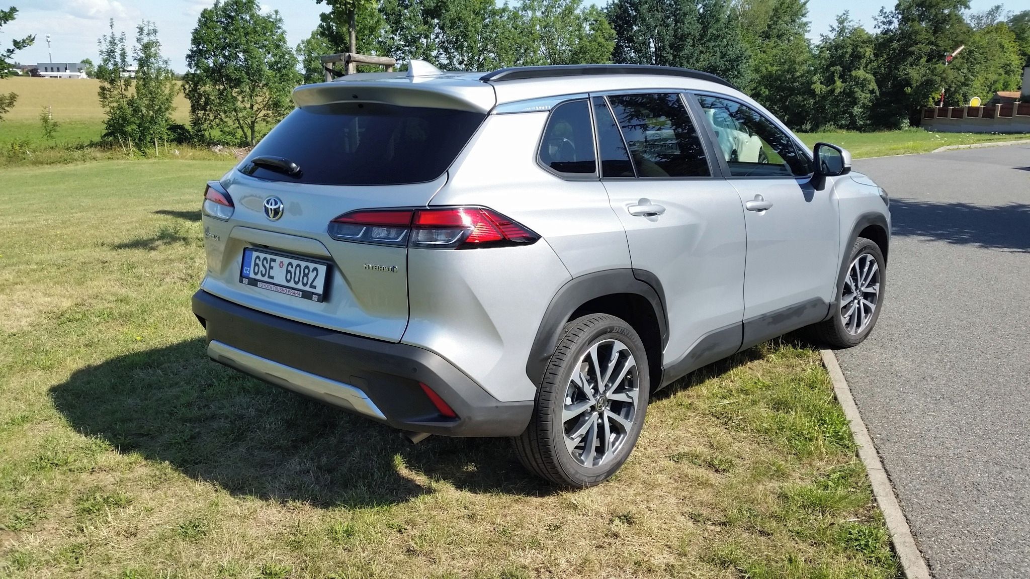 Toyota Corolla Cross, 2.0 HYBRID 146KW 1.majitel ČR - fotka 4