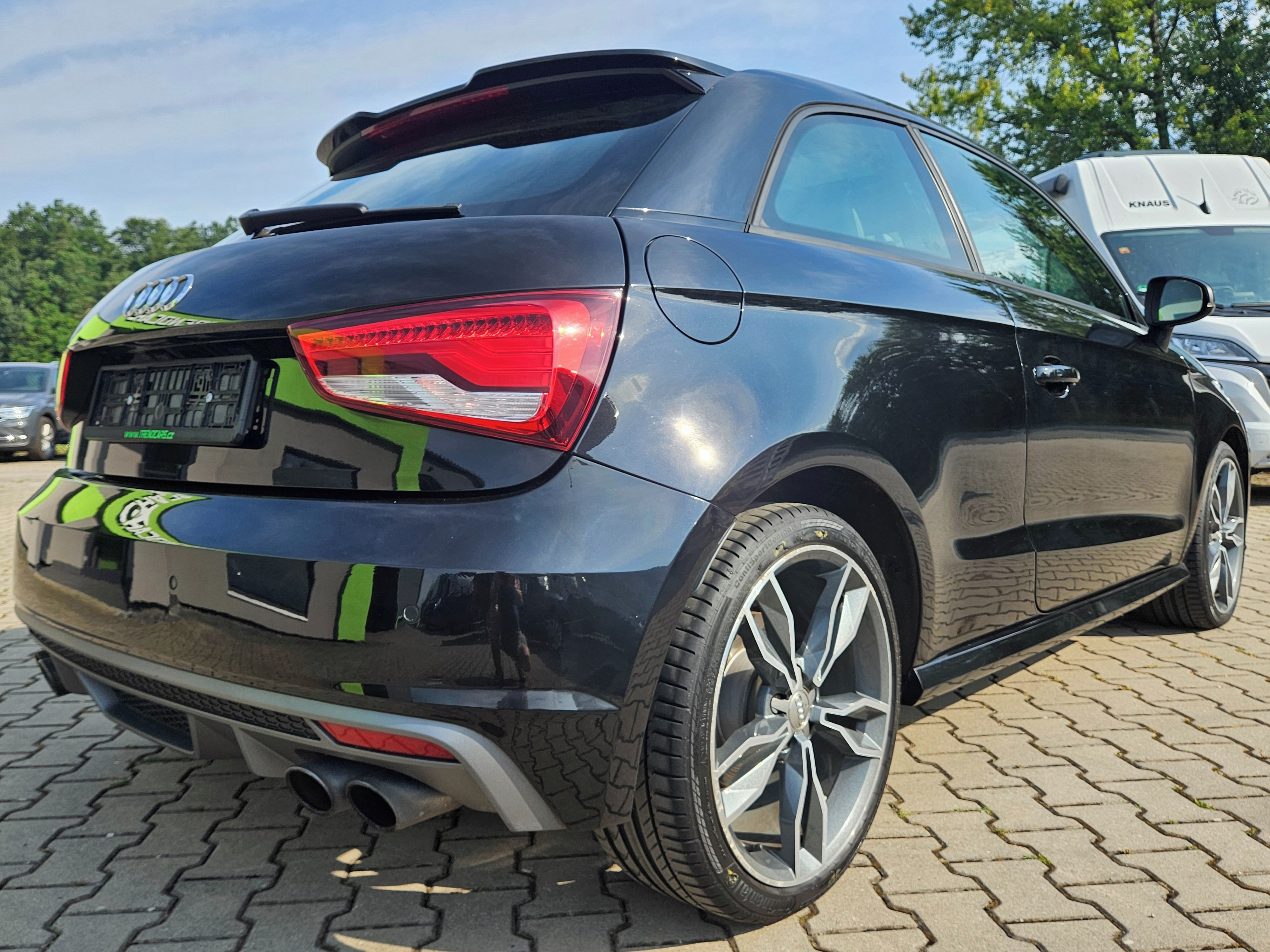 Audi S1, 2.0TFSI Quattro Panorama Kůže - fotka 5