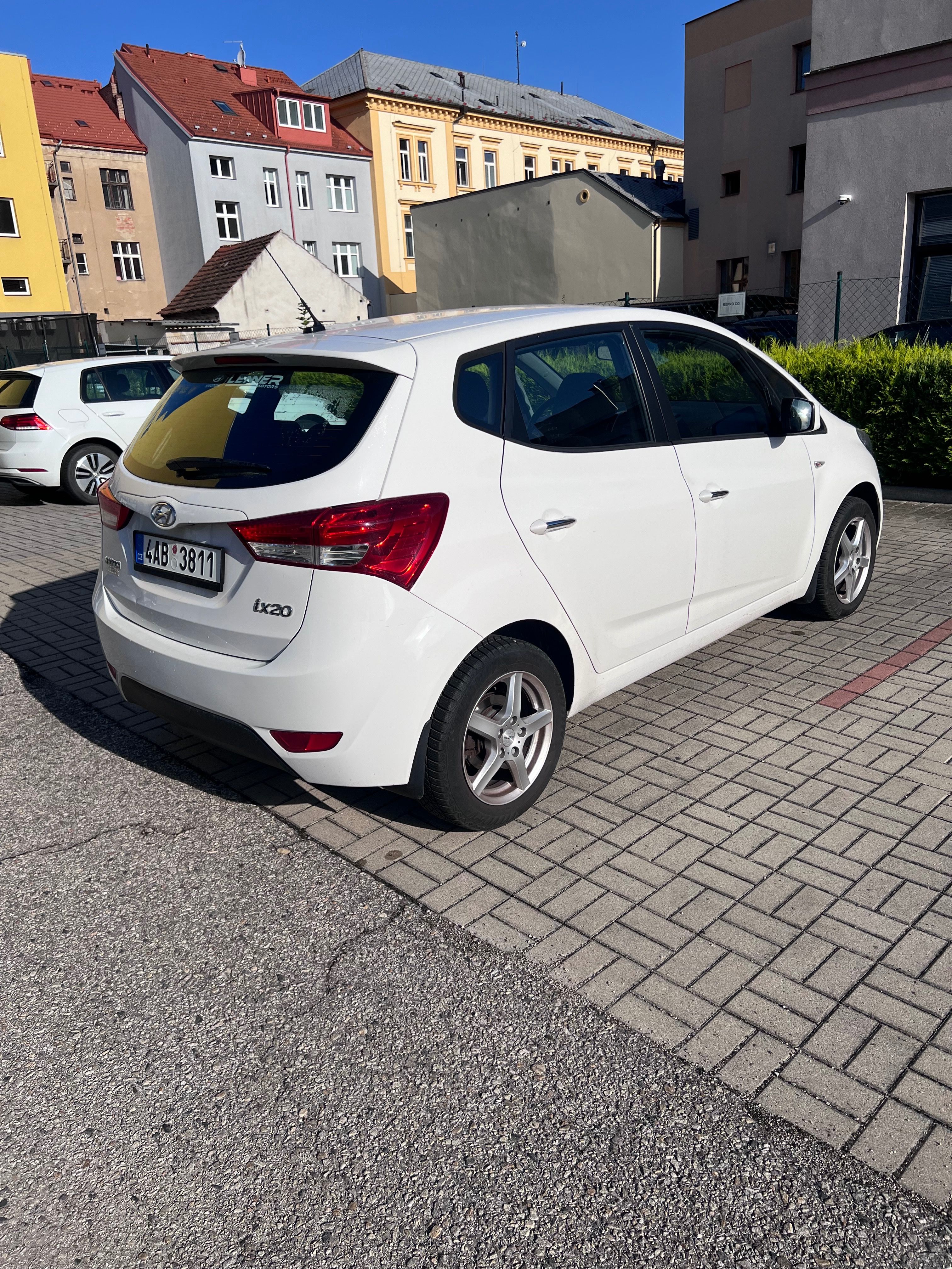 Hyundai ix20, 1.4 - velmi hezký stav - fotka 5