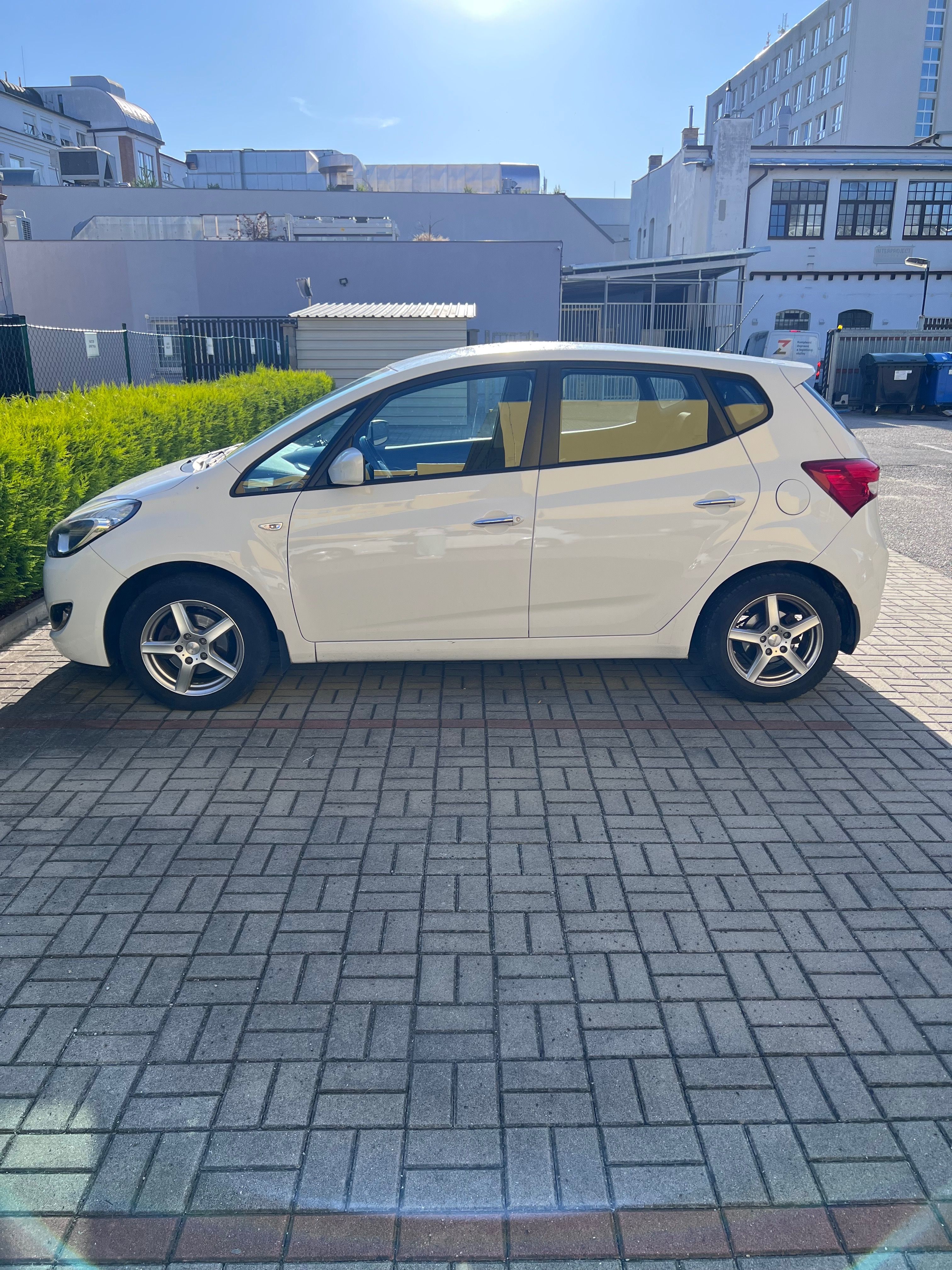Hyundai ix20, 1.4 - velmi hezký stav - fotka 4