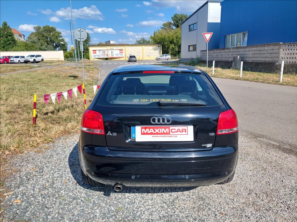 Audi A3, 1,6 i - fotka 6